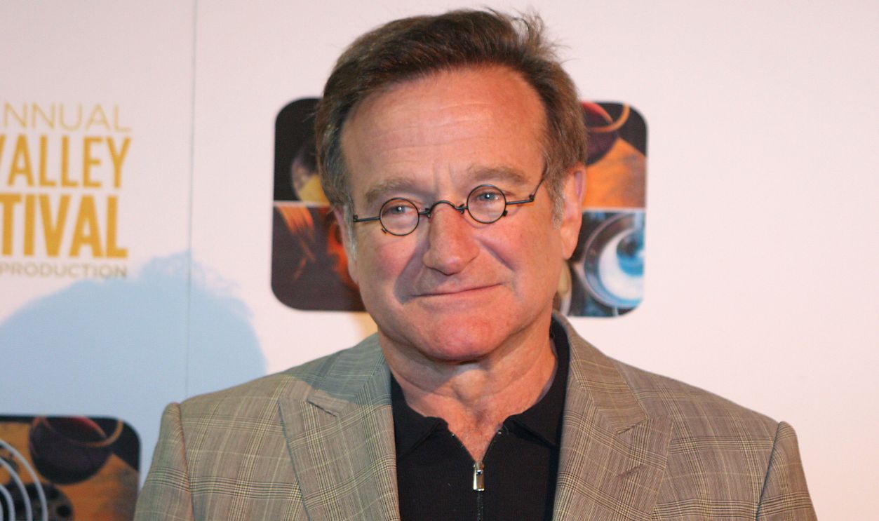 Robin Williams during 10th Annual Sonoma Valley Film Festival Gala - Arrivals at Sonoma Town Plaza in Sonoma, California, United States. 