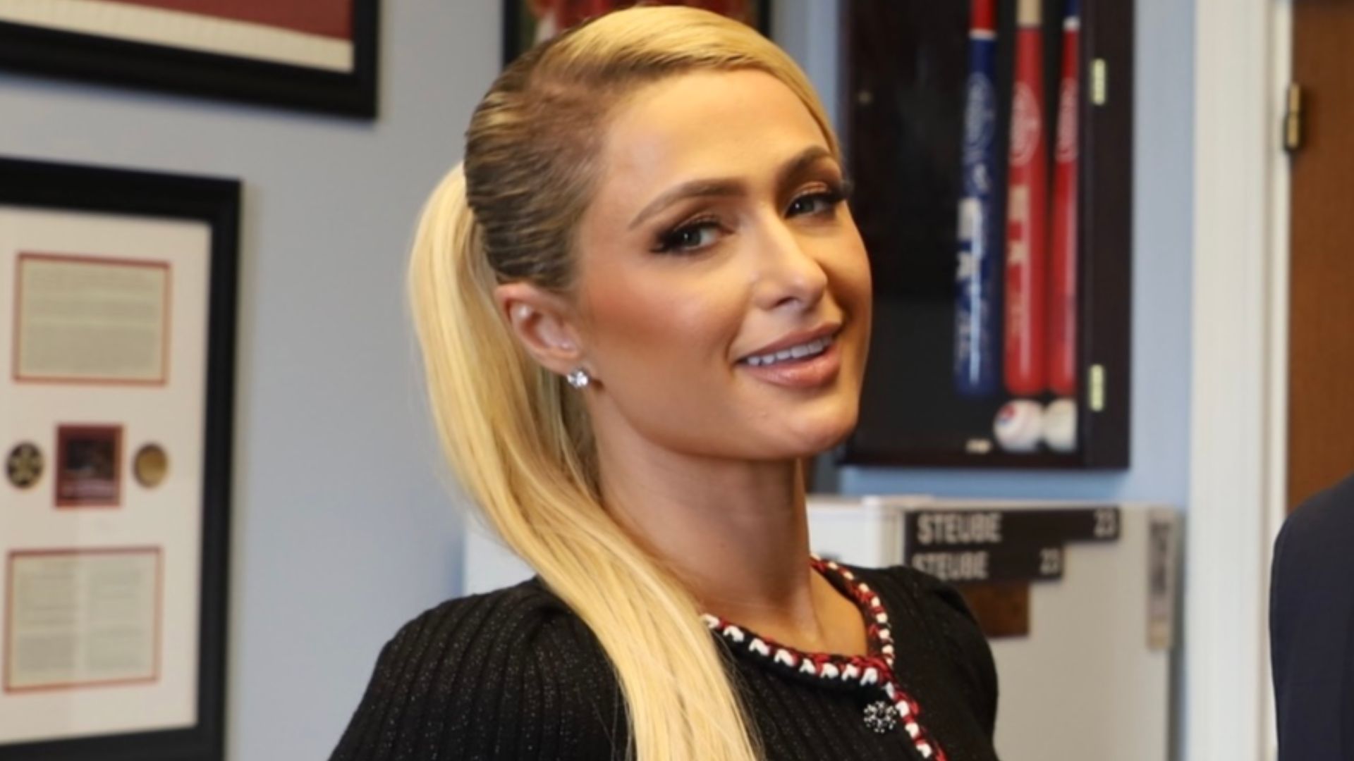 File:Greg Steube met with Paris Hilton at the US Capitol.jpg