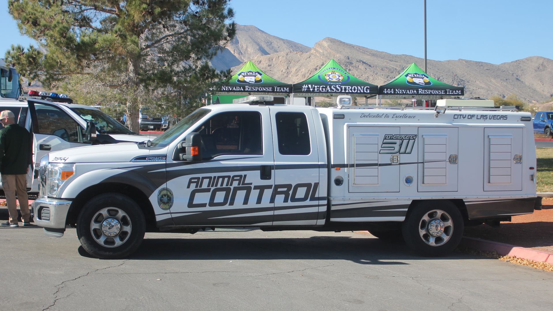 File:Las Vegas Animal Control F-250 - LEAD 2020.jpg