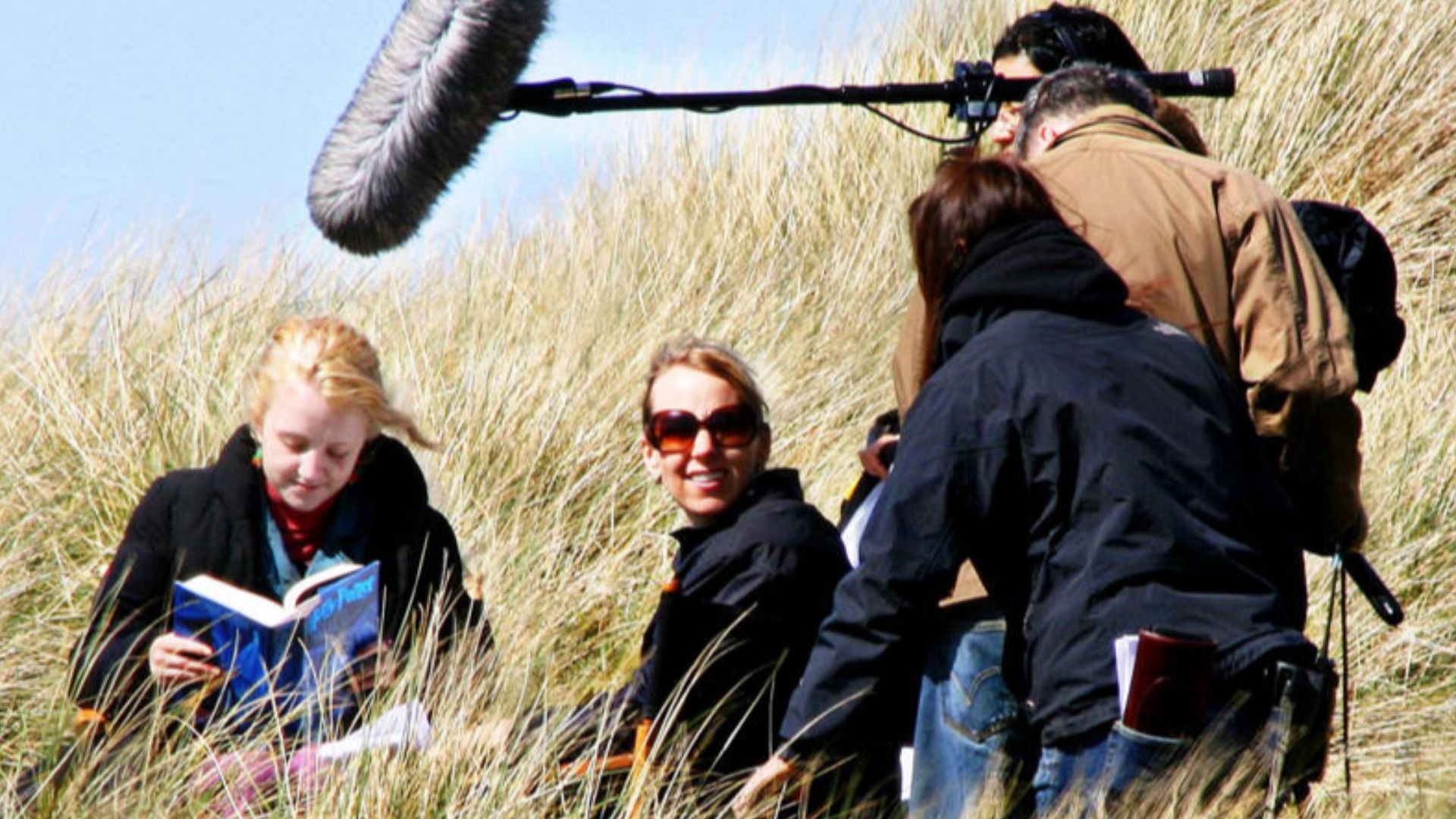 File:HPatDH - Panache - Lynch reading.jpg