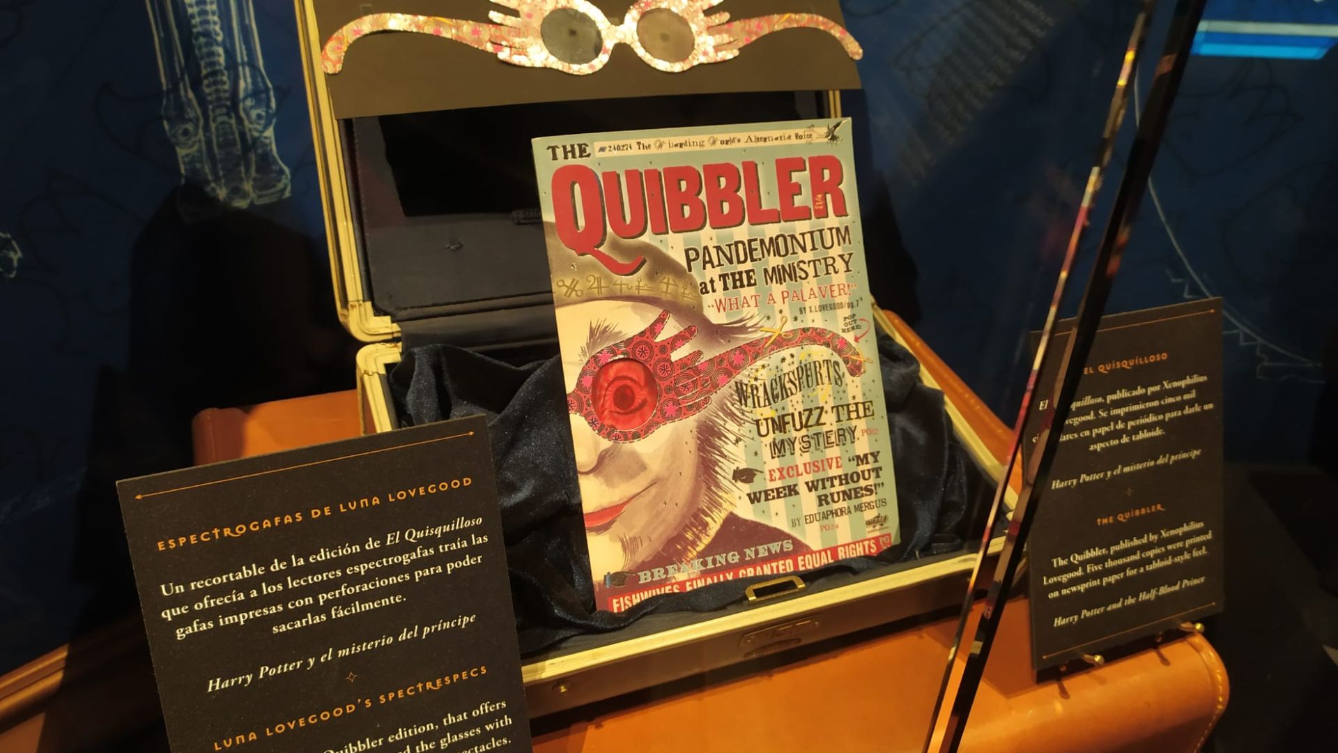 File:Espectrolentes de Luna Lovegood na Harry Potter Exhibition Barcelona 2024.jpg