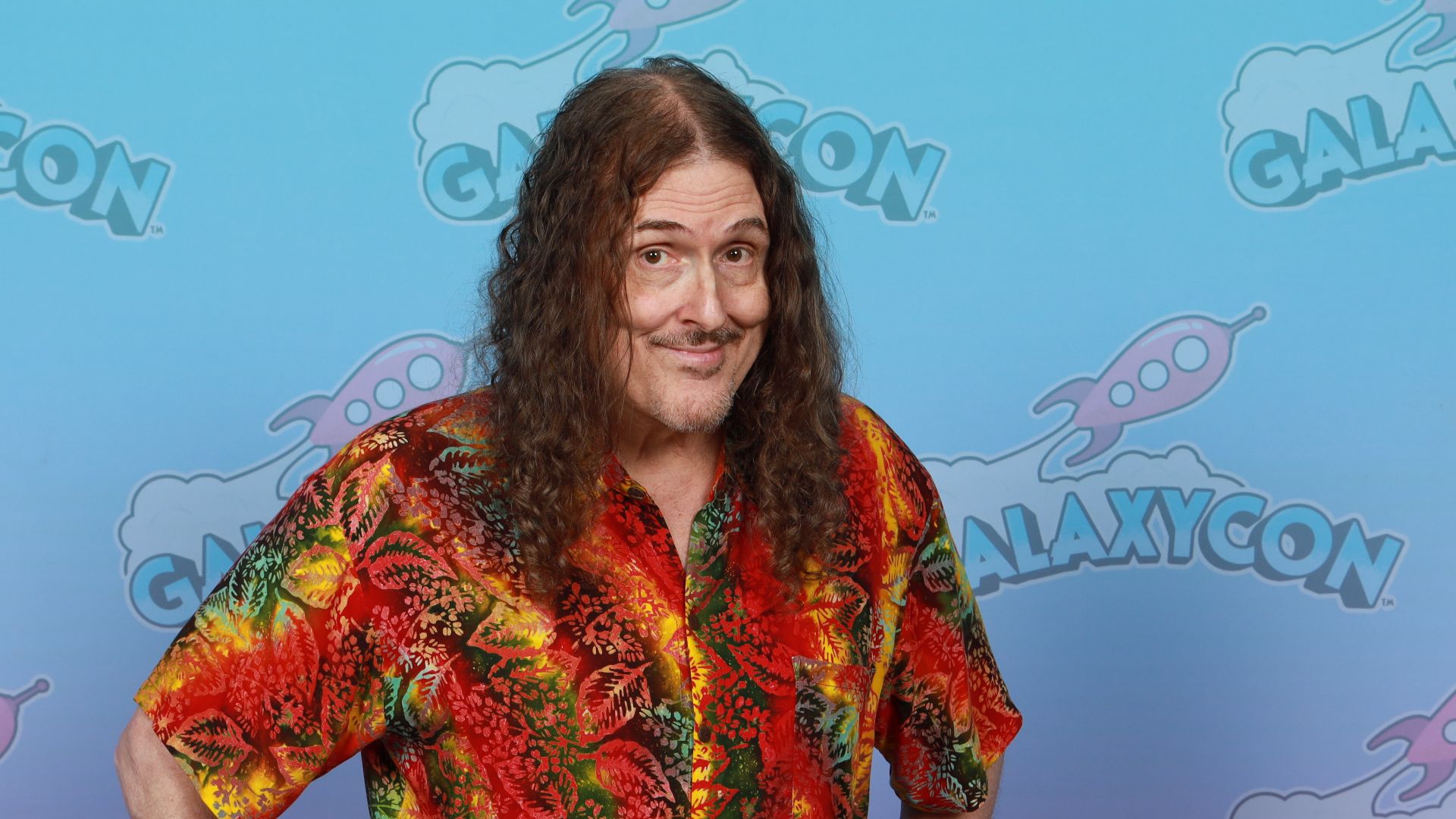 File:Weird Al Yankovic Photo Op GalaxyCon Richmond 2025.jpg