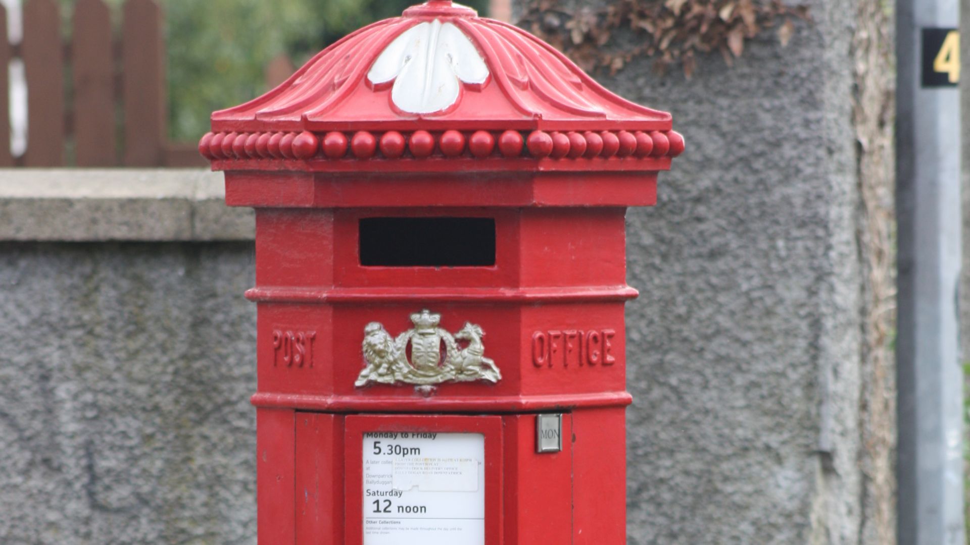 File:Downpatrick mailbox, August 2009.JPG