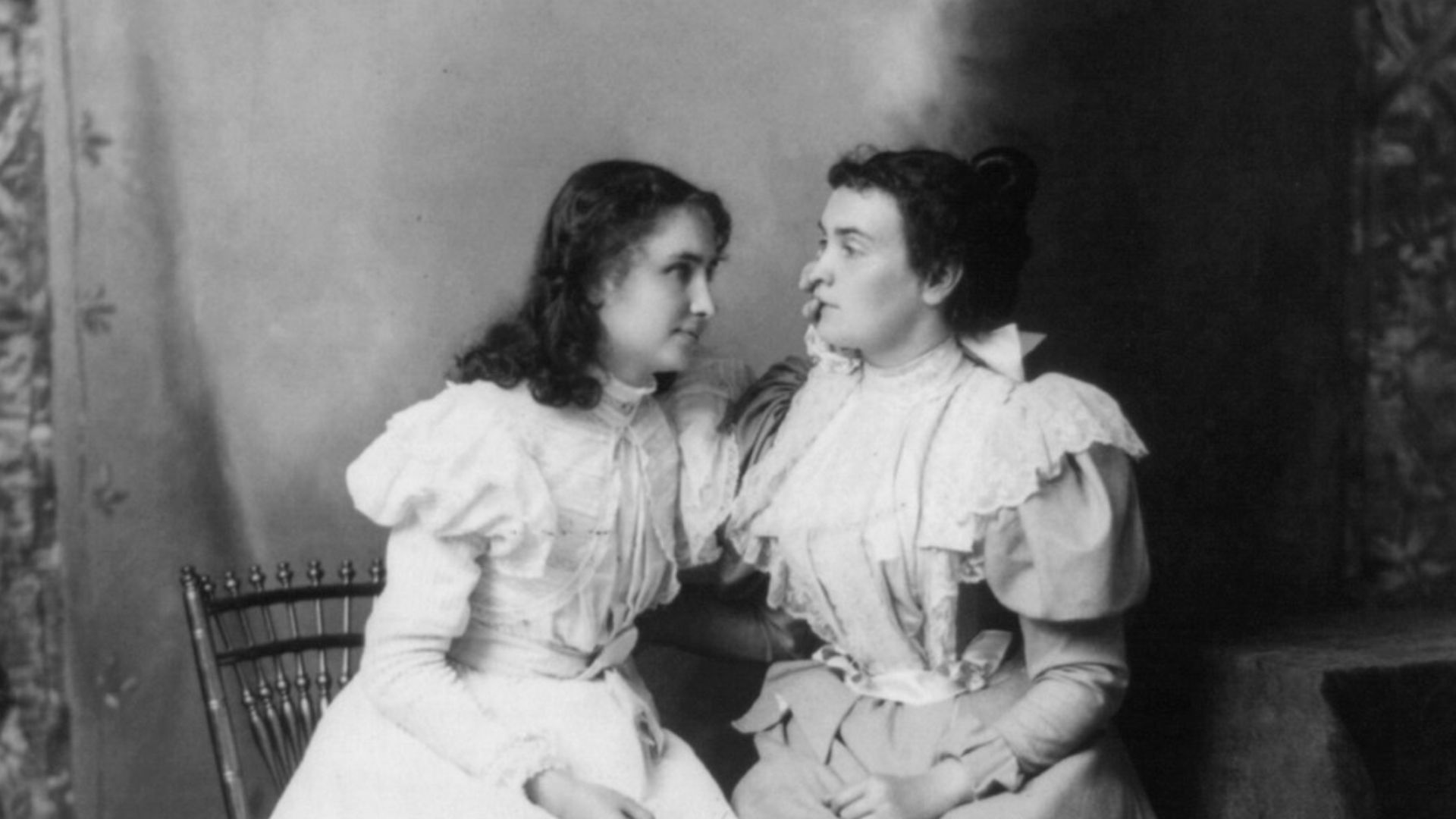 File:Helen Keller and Anne Sullivan LCCN2004672077.jpg