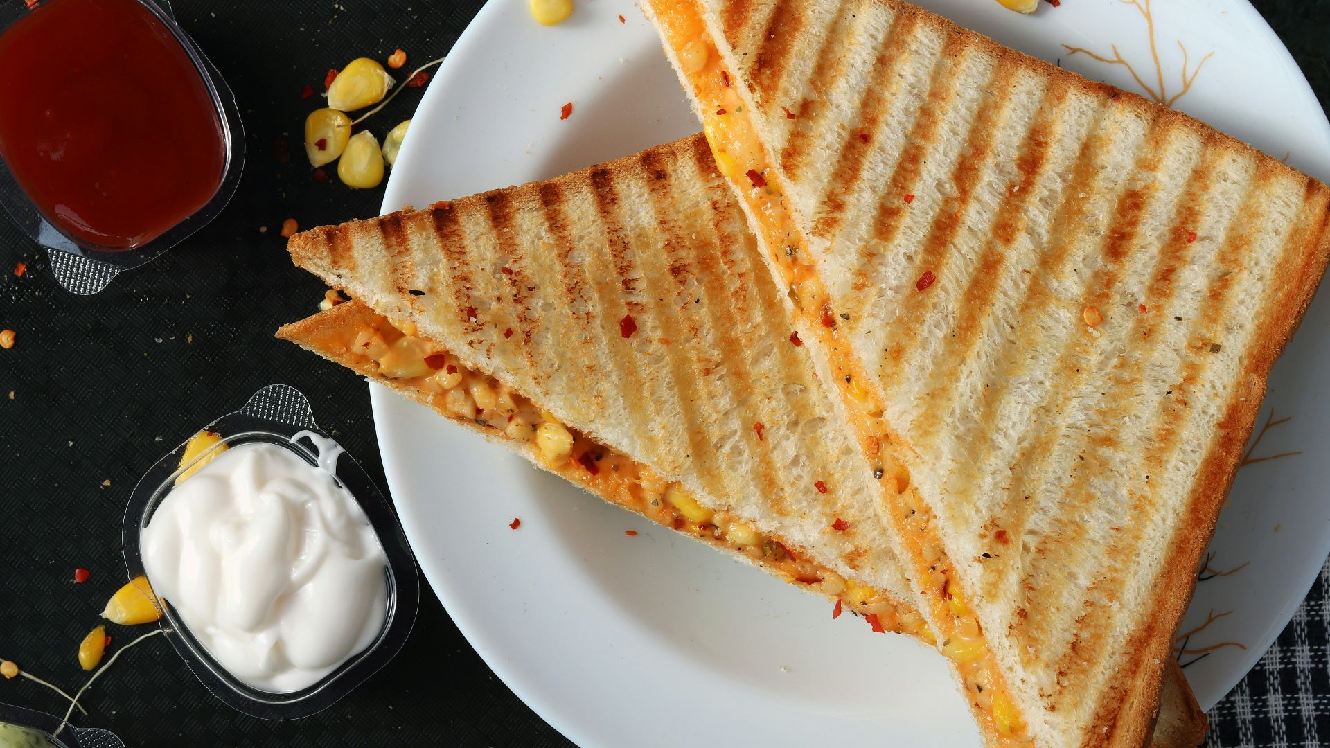 toasted bread with tartar sauce