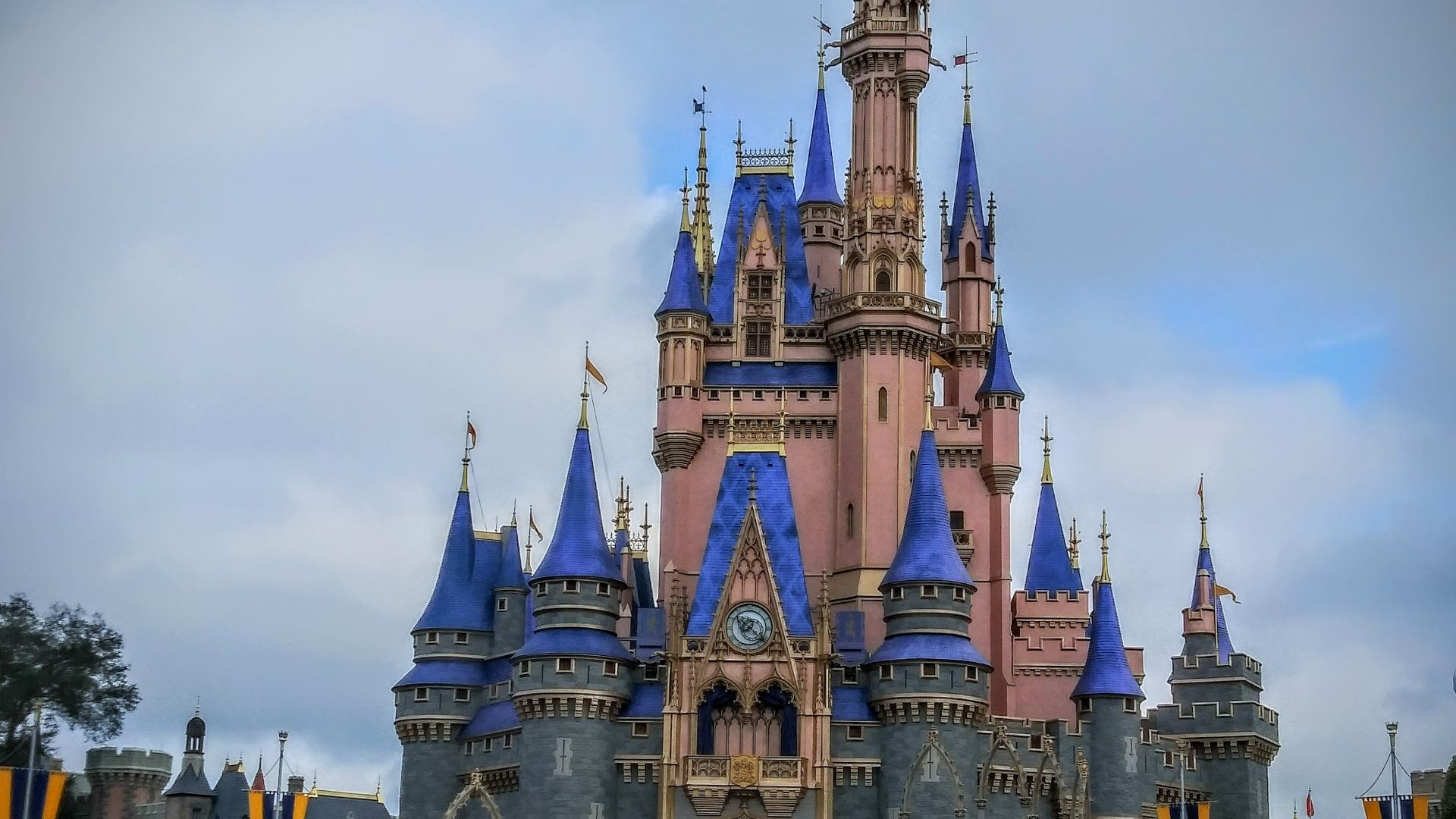 File:Walt Disney World Cinderella Castle in 2021.jpg