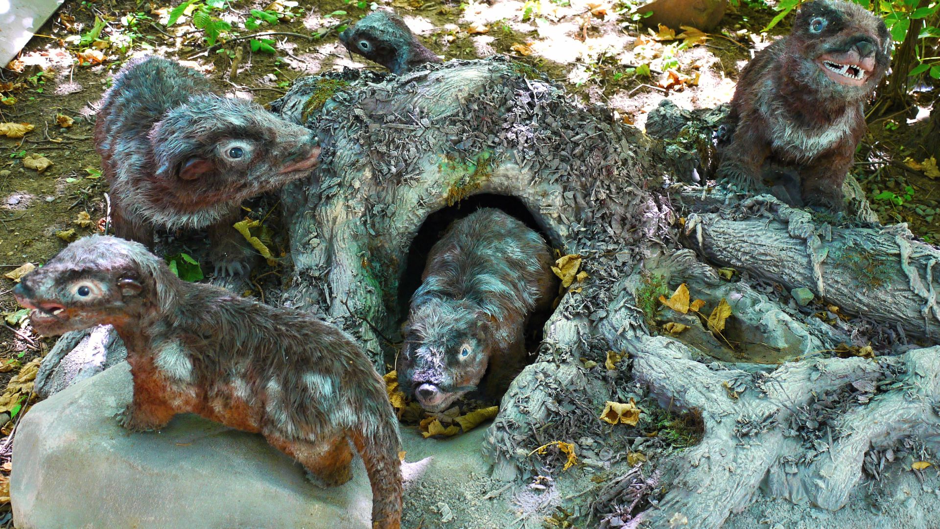 File:Repenomamus, DinoPark Vyškov.JPG