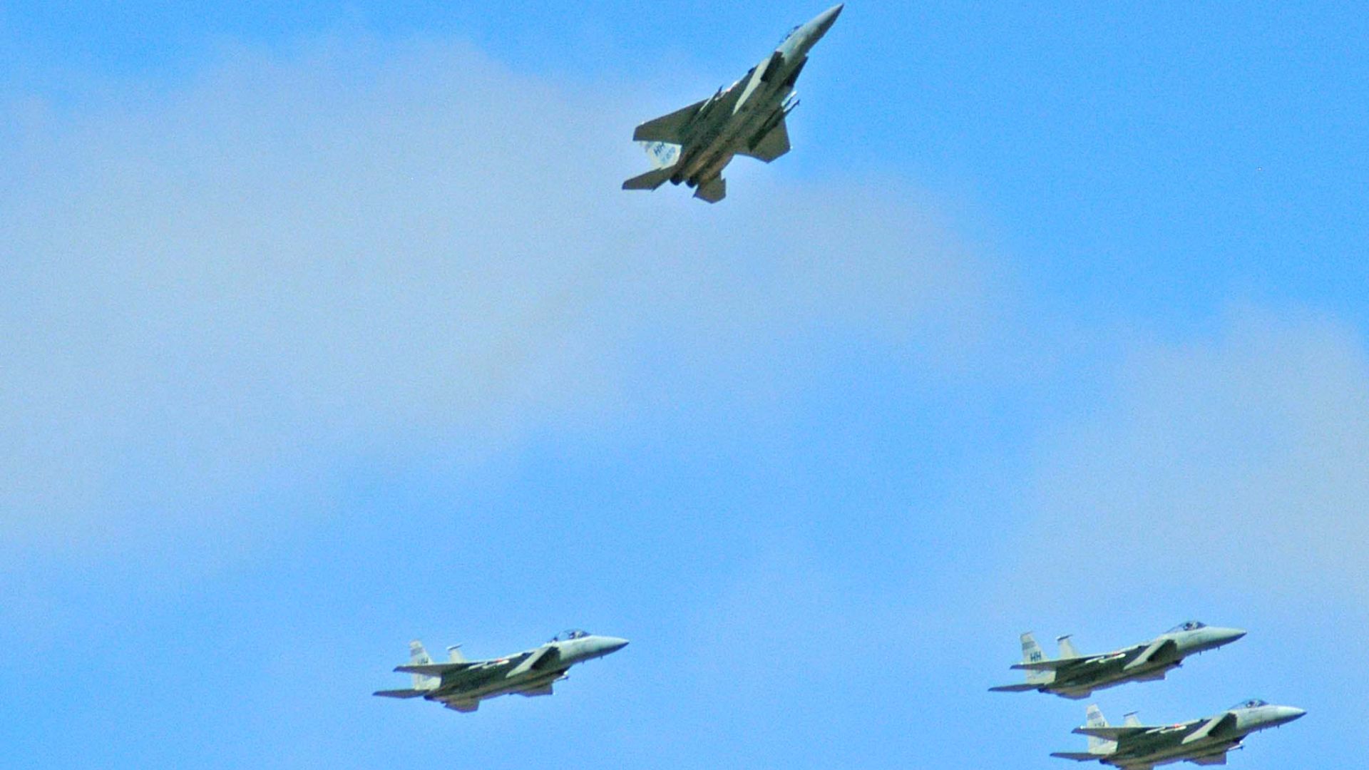 File:US Navy 050902-N-4995T-012 Four F-15s assigned to the Hawaii Air National Guard based at Hickam, Air Force Base perform a Missing Man Flyover.jpg
