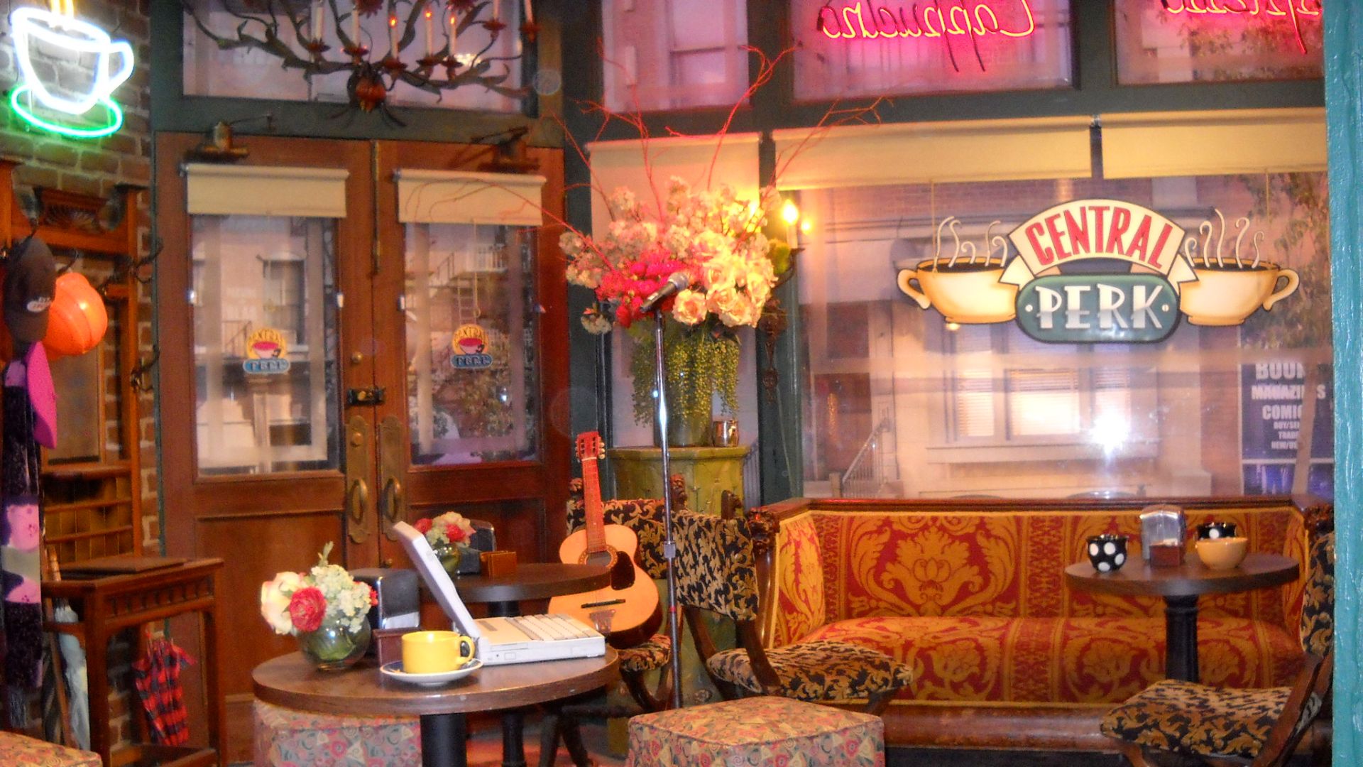 File:Friends (6196366701).jpg