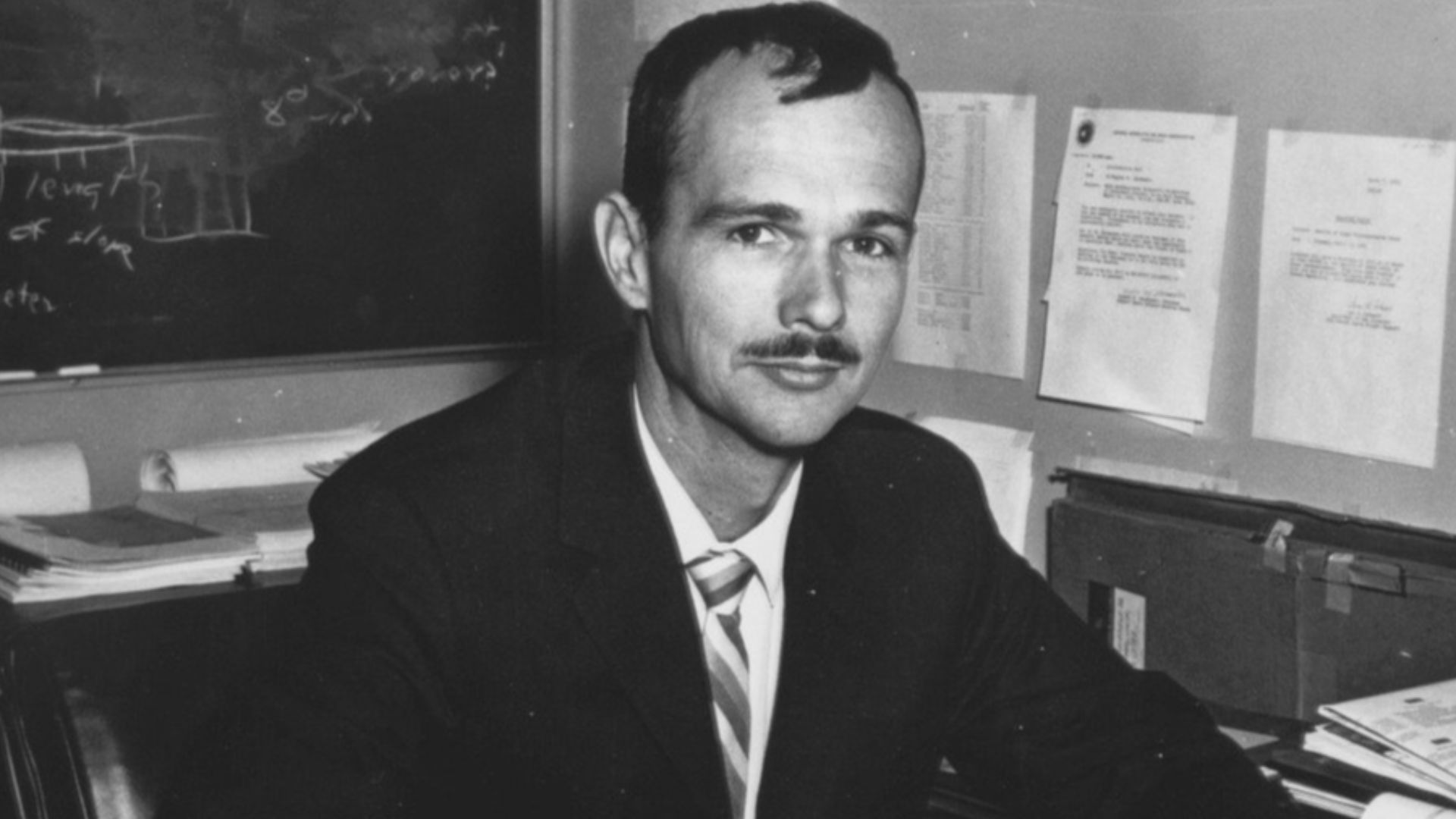 File:Eugene Shoemaker - USGS Astrogeology Branch Chief.jpg