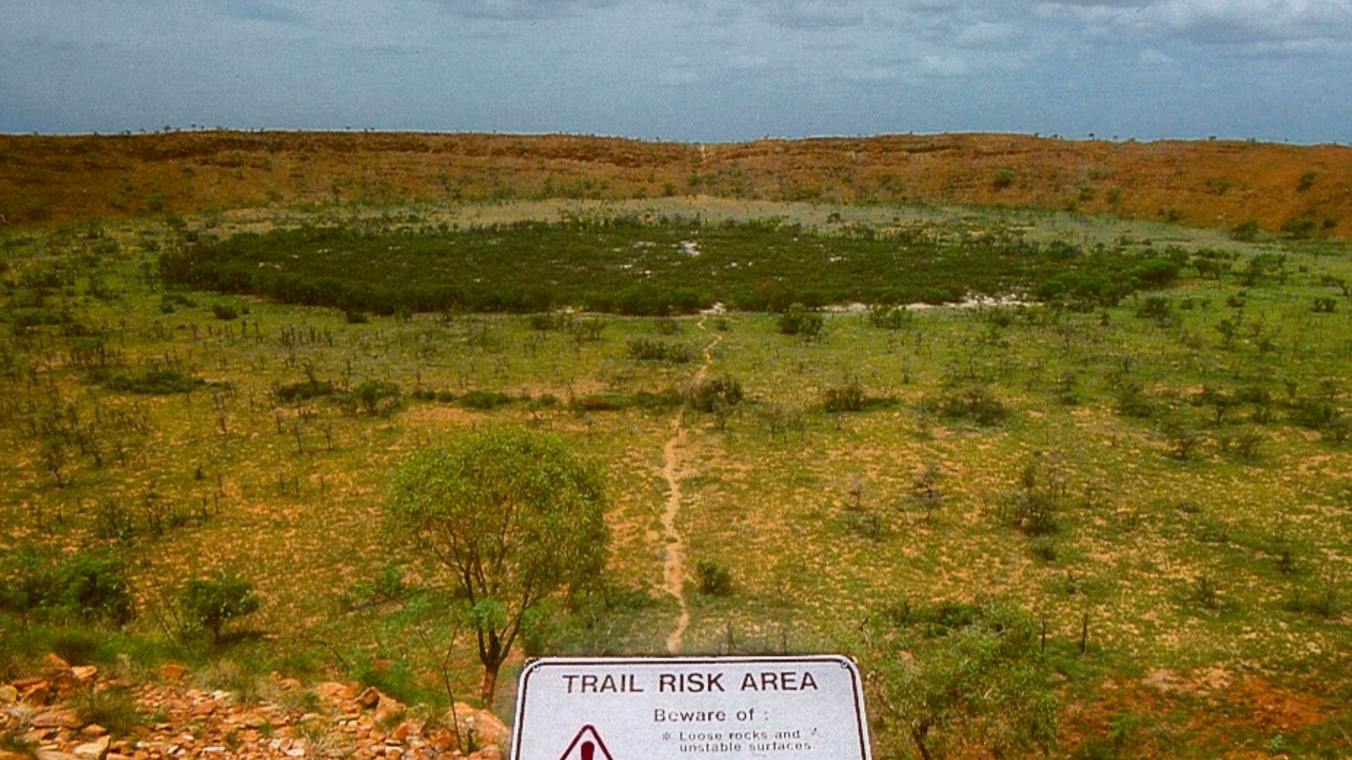 File:Wolfe creek crater.jpg