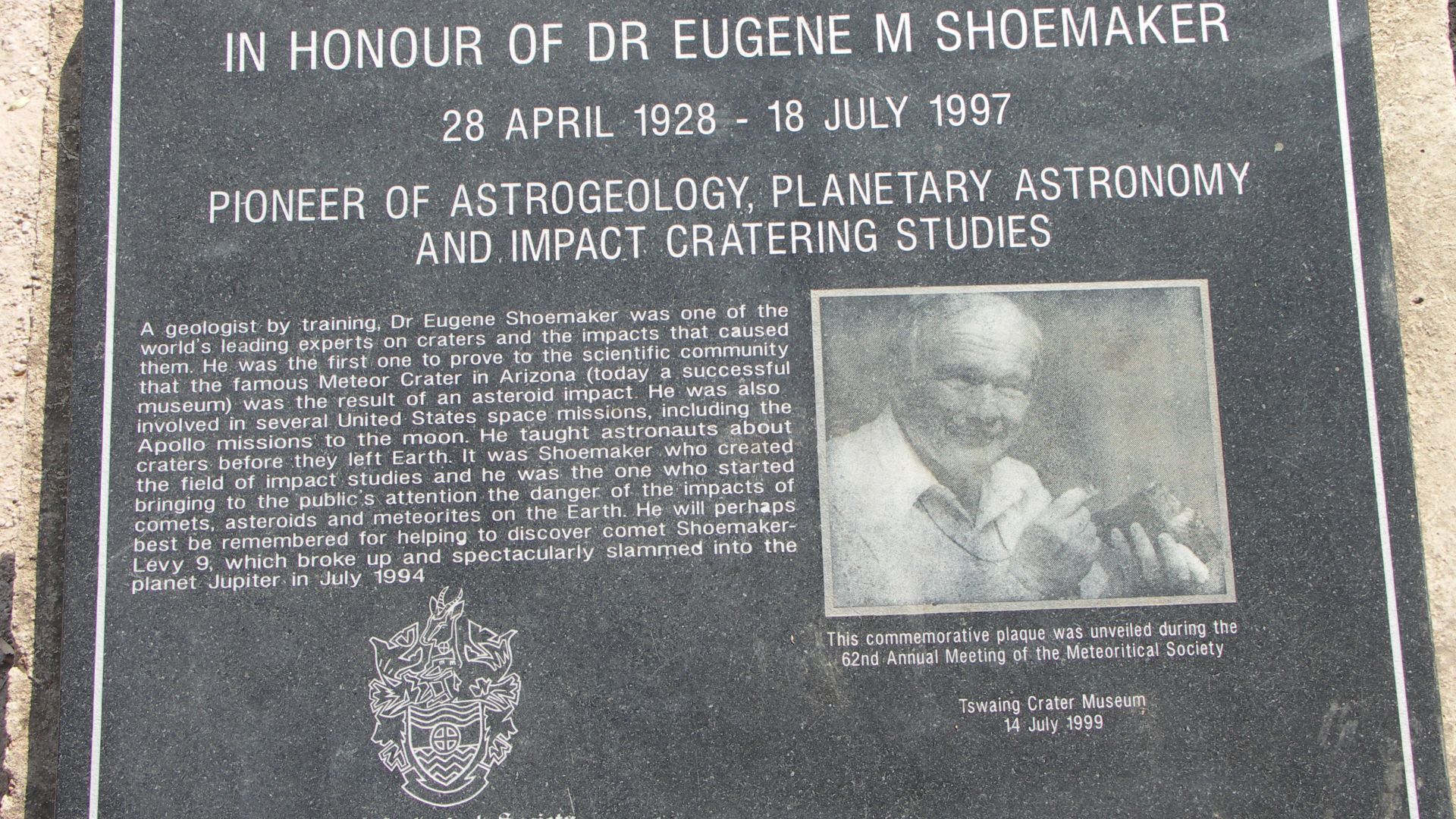 File:Tswaing crater-002.jpg