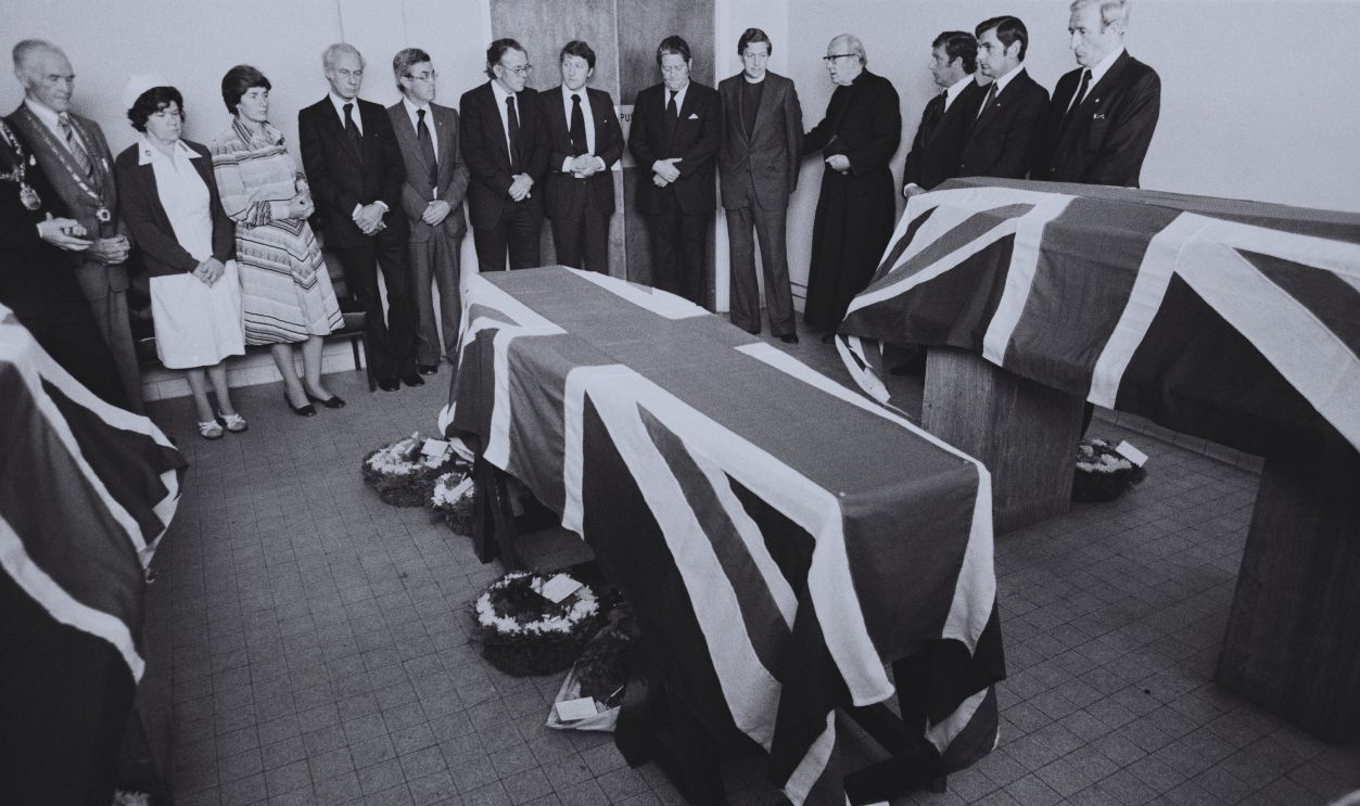Gettyimages - 1049342812, Lord Mountbatten's Funeral Lord Louis Mountbatten's coffin, London, UK, 28th August 1979. Louis Mountbatten, 1st Earl Mountbatten of Burma, was assassinated by IRA member Thomas McMahon. 