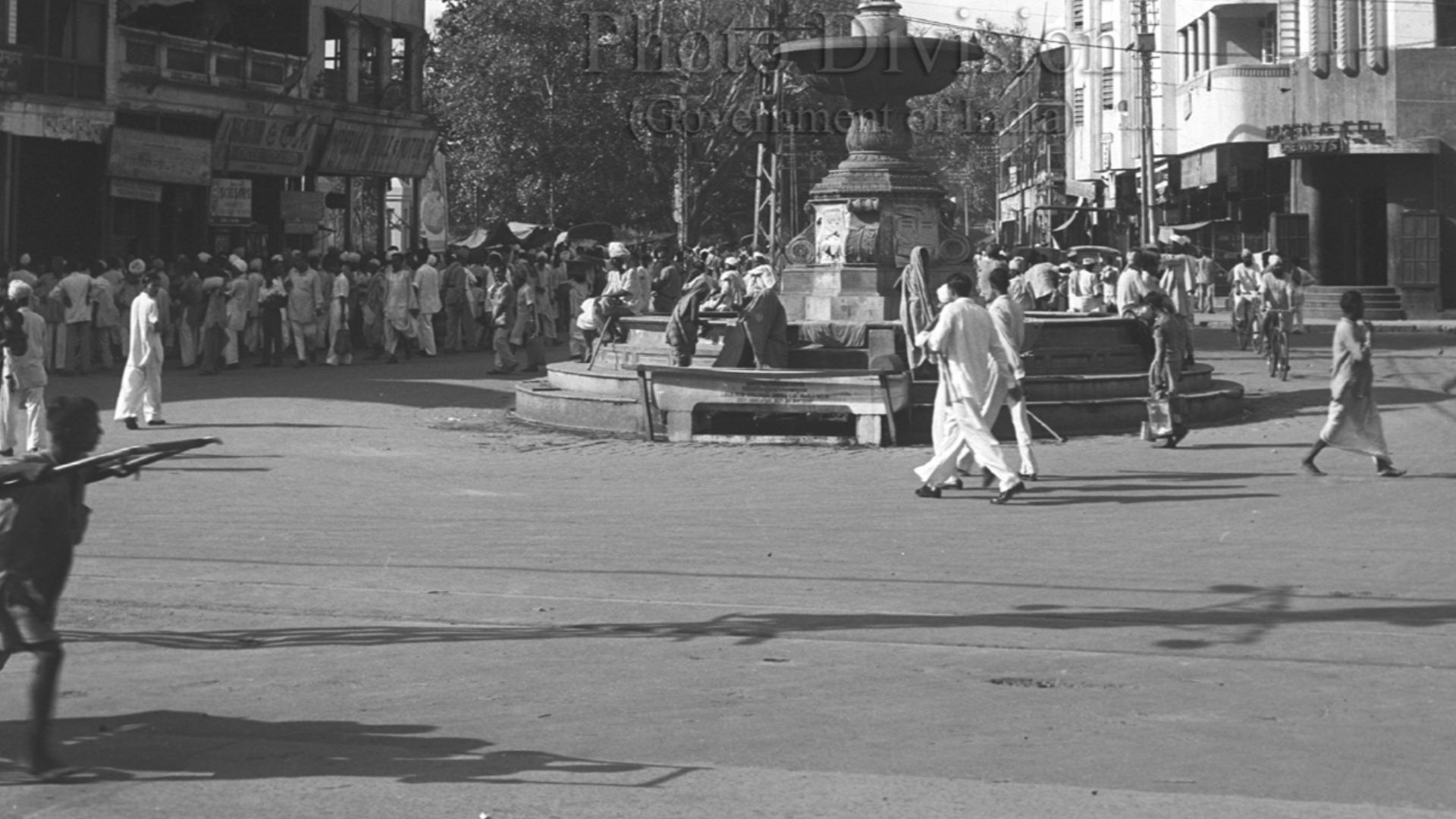 File:Chandni Chowk Bazar in September 1947.jpg