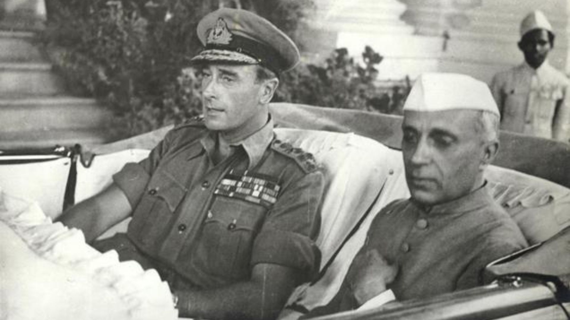 File:Jawaharlal Nehru with Lord Mountbatten in Singapore, 1946.jpg