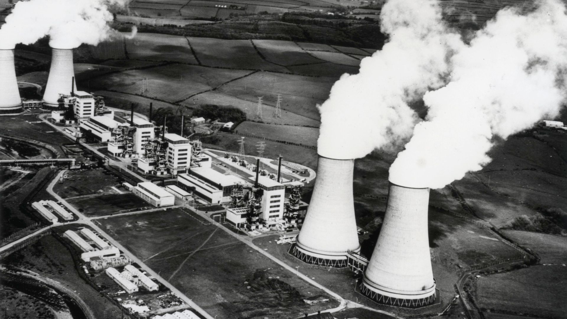 File:Calder Hall nuclear power station (11823864155).jpg
