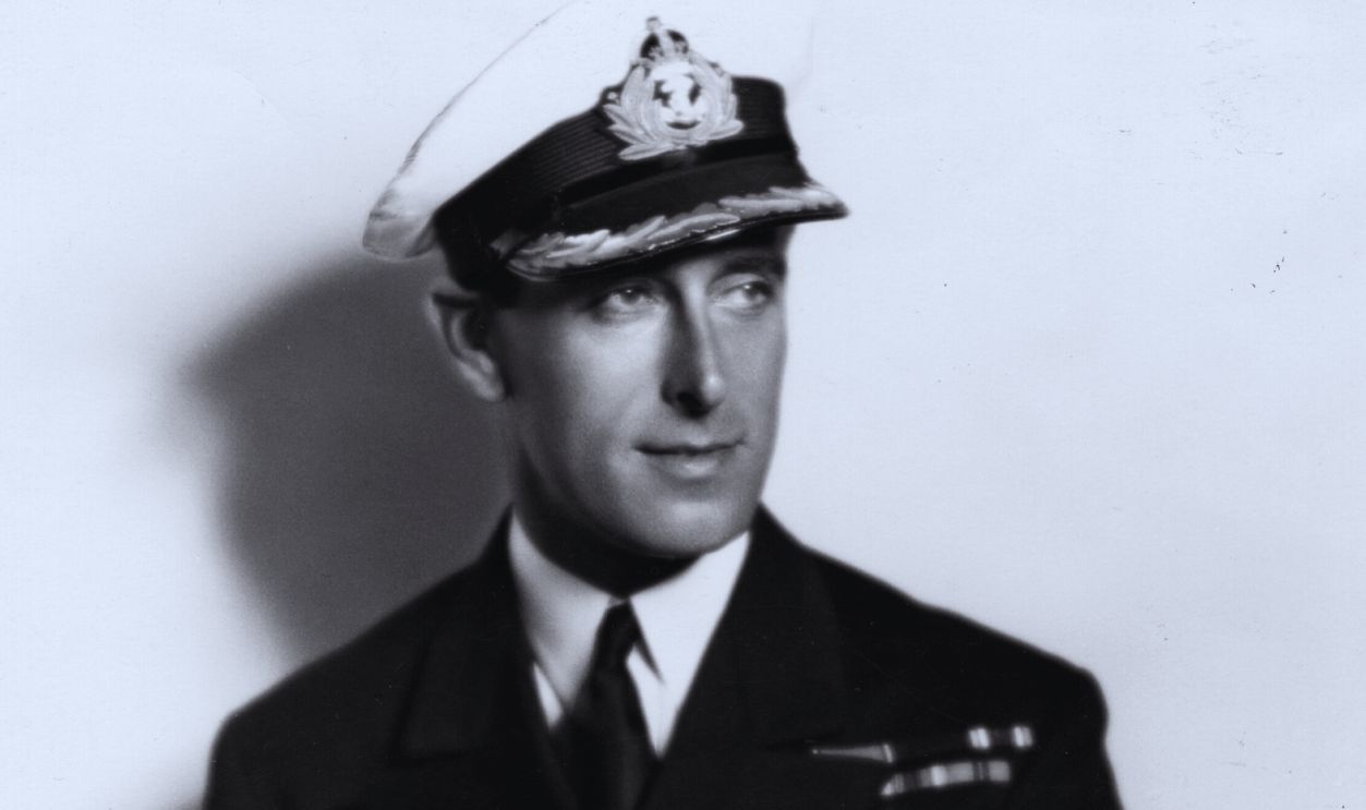 Gettyimages - 3289139, Lord Louis circa 1930: 1st Earl Mountbatten in his naval uniform.