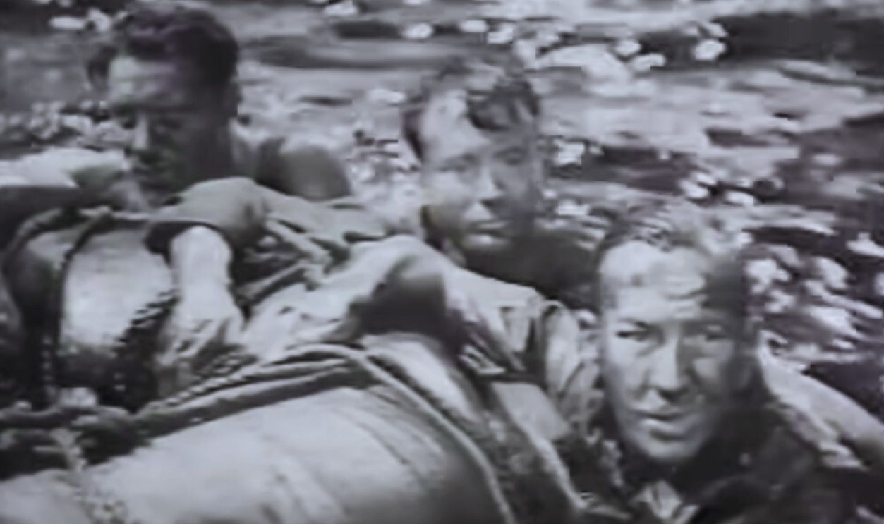 Screenshot from In Which We Serve (1942)