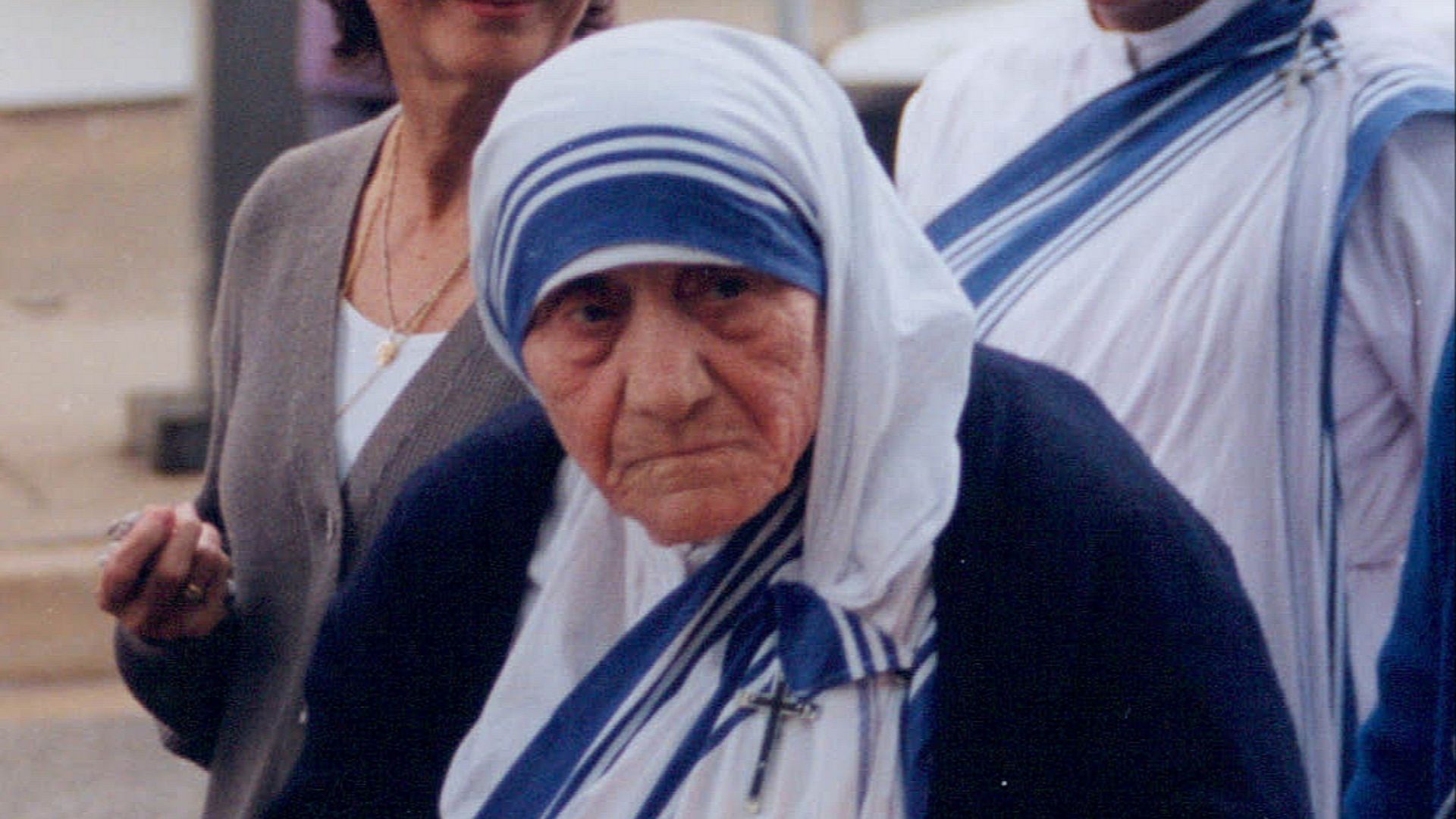 File:Mother Teresa in 1996.jpg