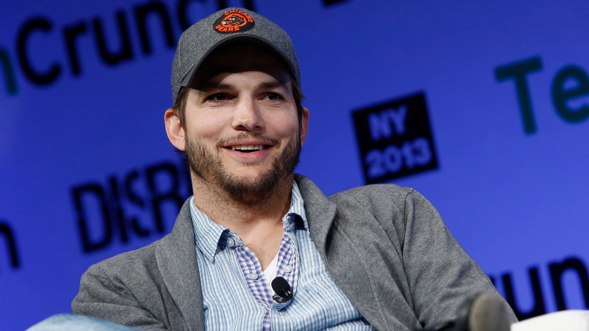File:Ashton Kutcher of A-Grade speaks onstage at TechCrunch Disrupt NY 2013, 2.jpg