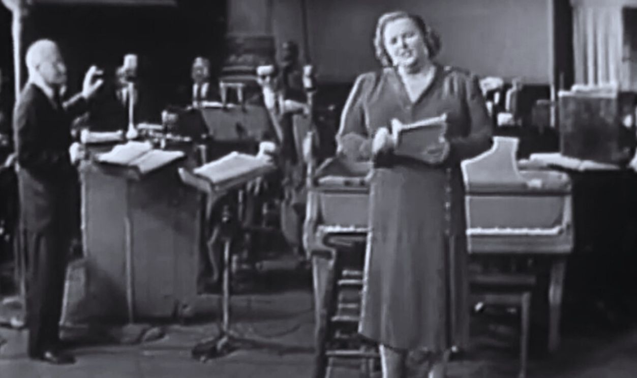 Screenshot from The Kate Smith Hour (1950–1954)