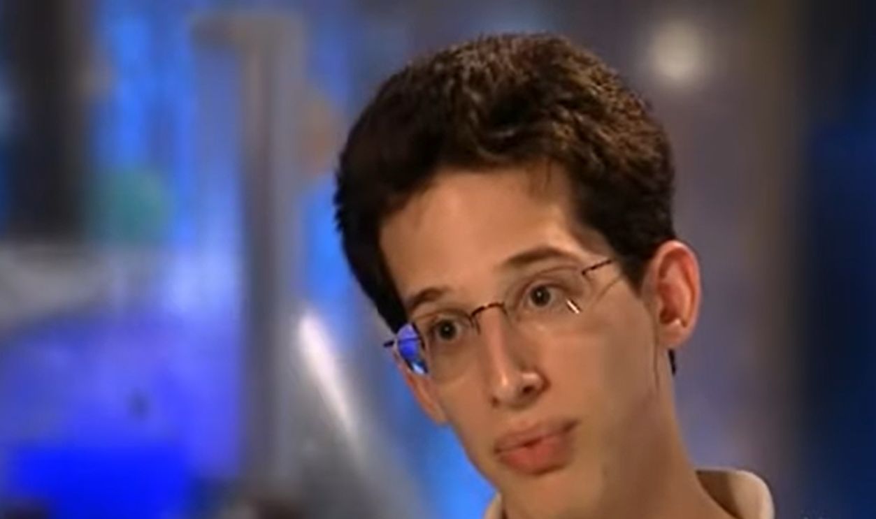 Screenshot from Beauty and the Geek (2005-2008)