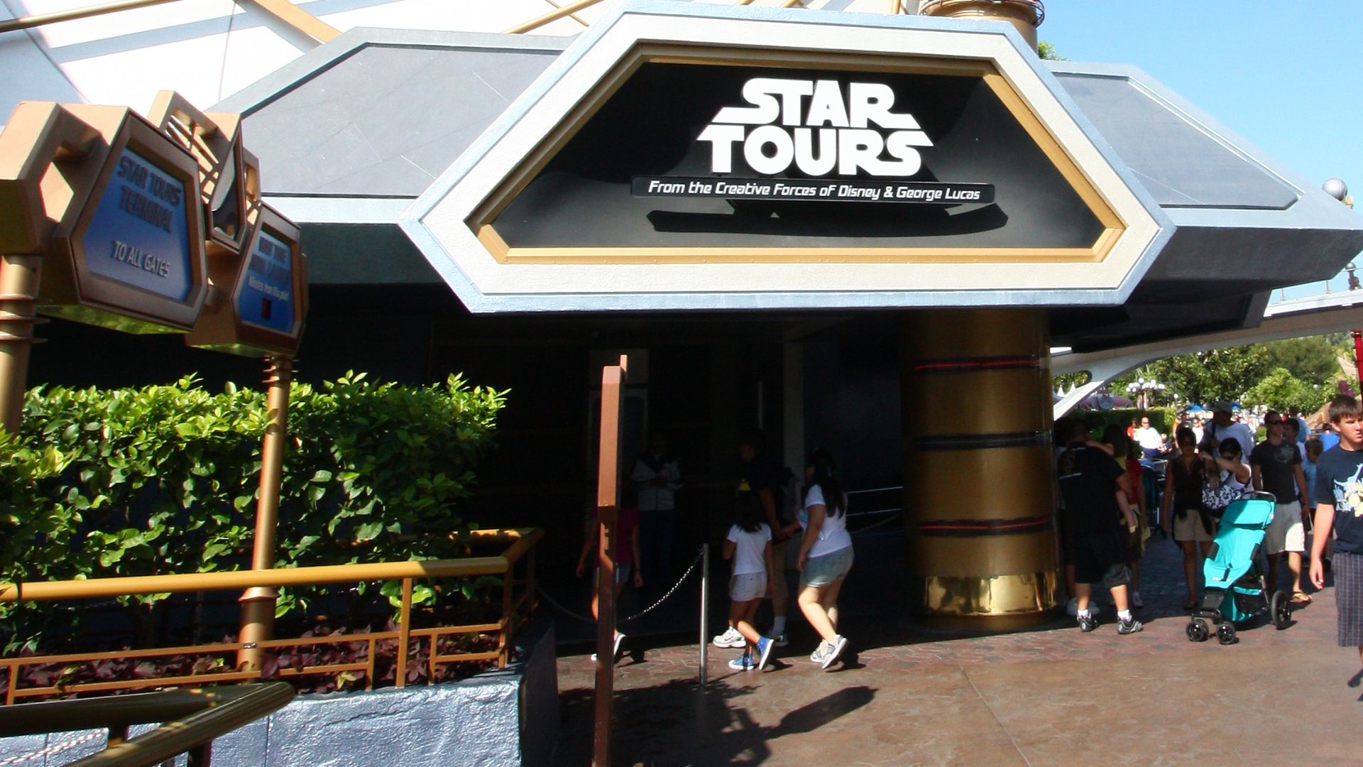 File:Star Tours Entrance DLR.jpg