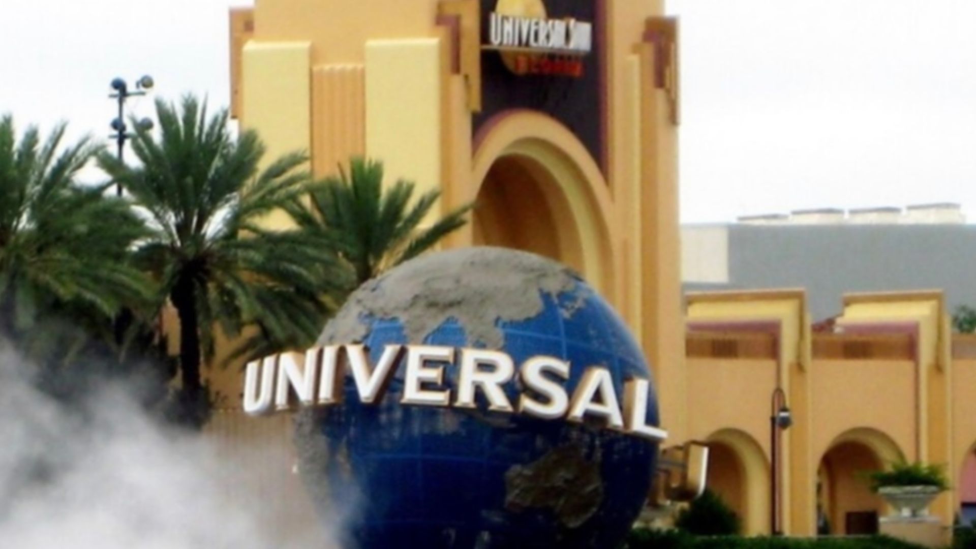 File:Universal Orlando Gateway (cropped).jpg