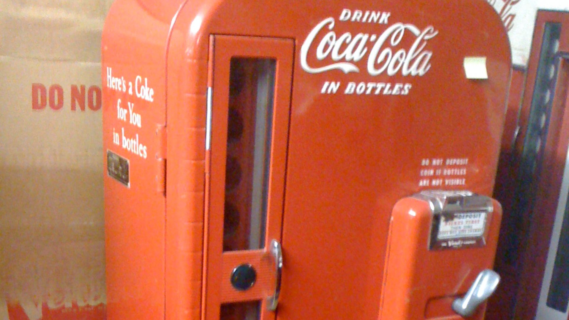 File:Vintage Coca-Cola Vending Machine-06.jpg