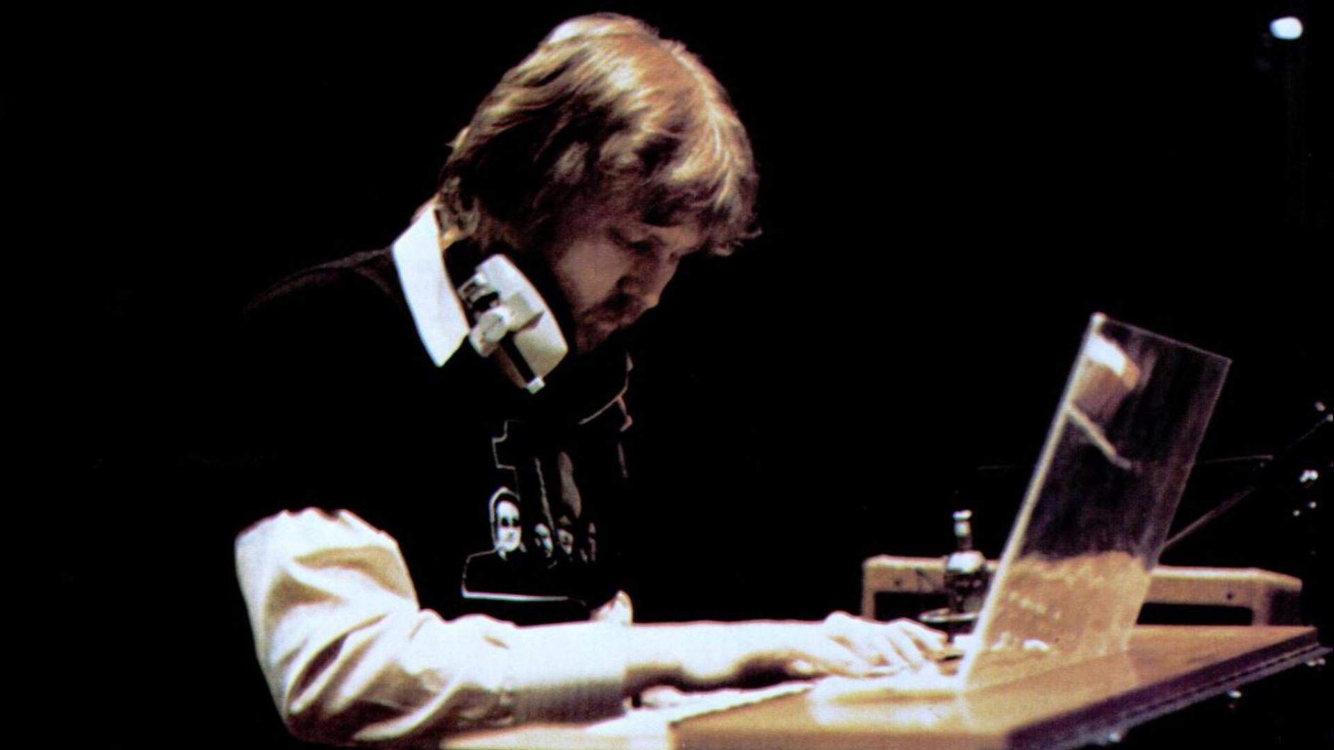 File:Harry Nilsson (1974).png