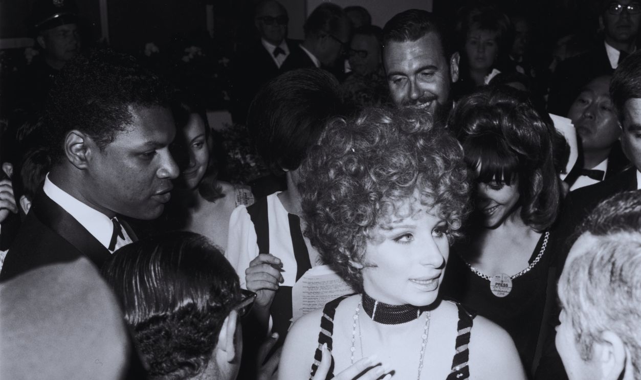 Gettyimages - 89203529, Barbra At The Oscars American actress and singer Barbra Streisand arrives at the Santa Monica Civic Auditorium for the Academy Awards, 10th April 1968. 