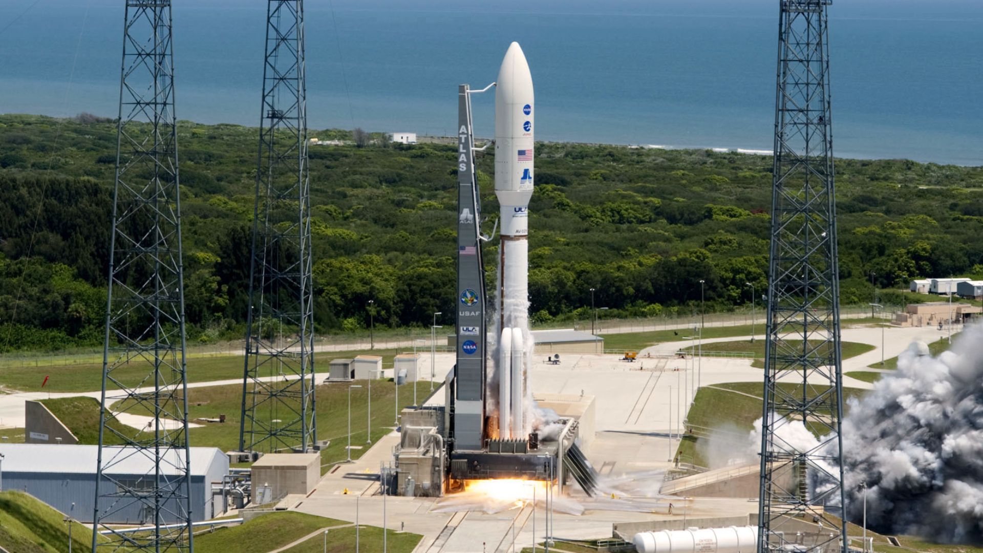 File:Juno's Atlas V 551 at liftoff.jpg