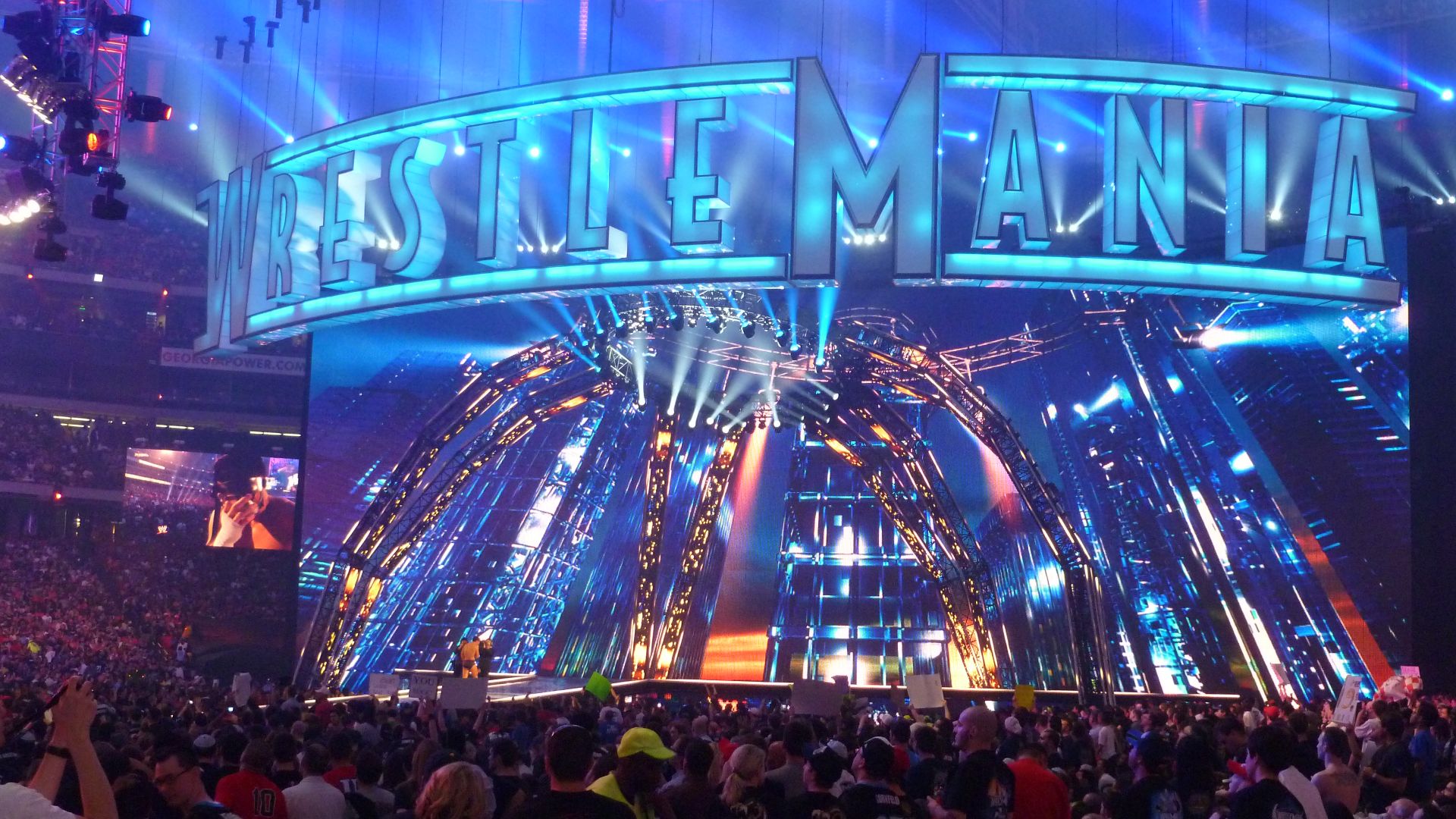 File:Wrestlemania XXVII Stage.jpg