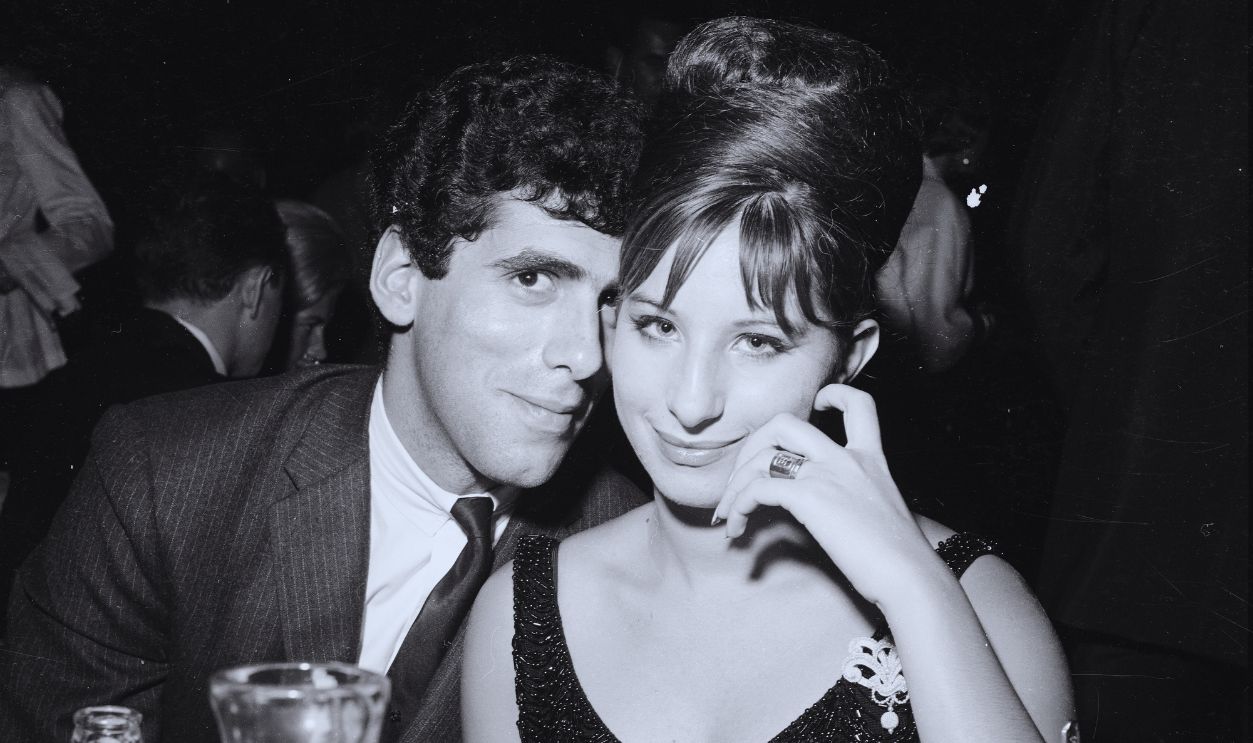 Gettyimages - 89203586, Barbra And Elliott LOS ANGELES - CIRCA 1964: American actress and singer Barbra Streisand with her husband, actor Elliott Gould, attend an event in Los Angeles, circa 1967. 