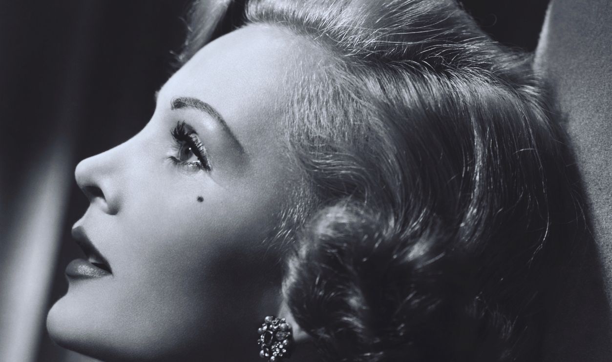 Gettyimages - 517478916, Portrait of Zsa Zsa Gabor (Original Caption) Zsa Zsa Gabor appearing in Metro-Goldwin-Mayer's Lovely to Look At, 1952.