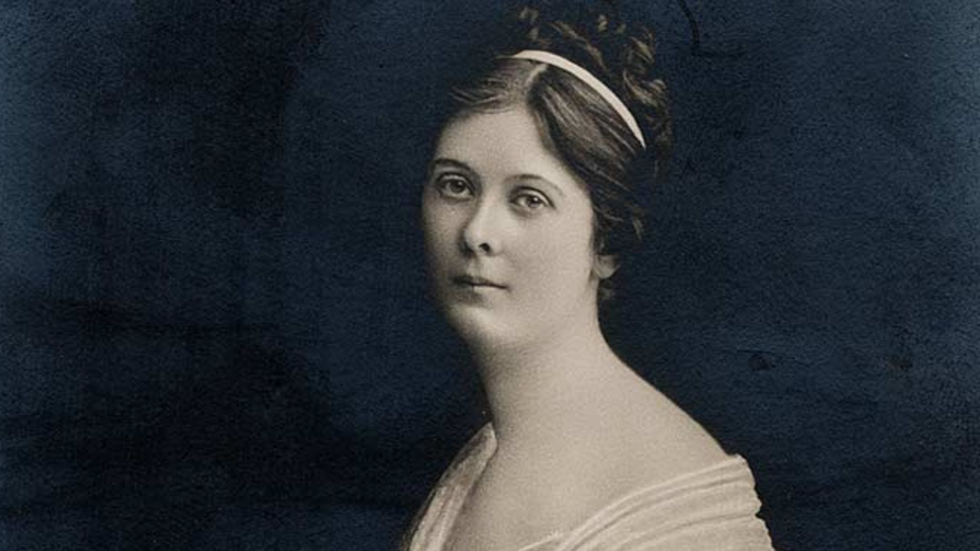 File:Isadora Duncan 2.jpg