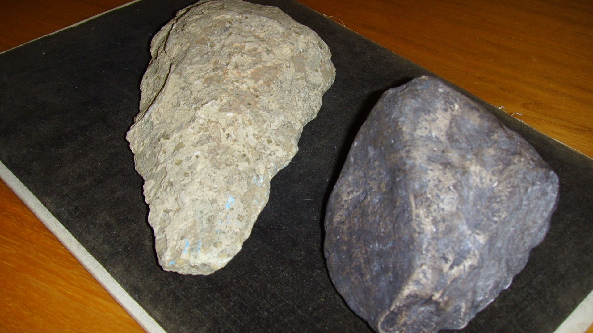 File:Dmanisi stone tool 2.jpg