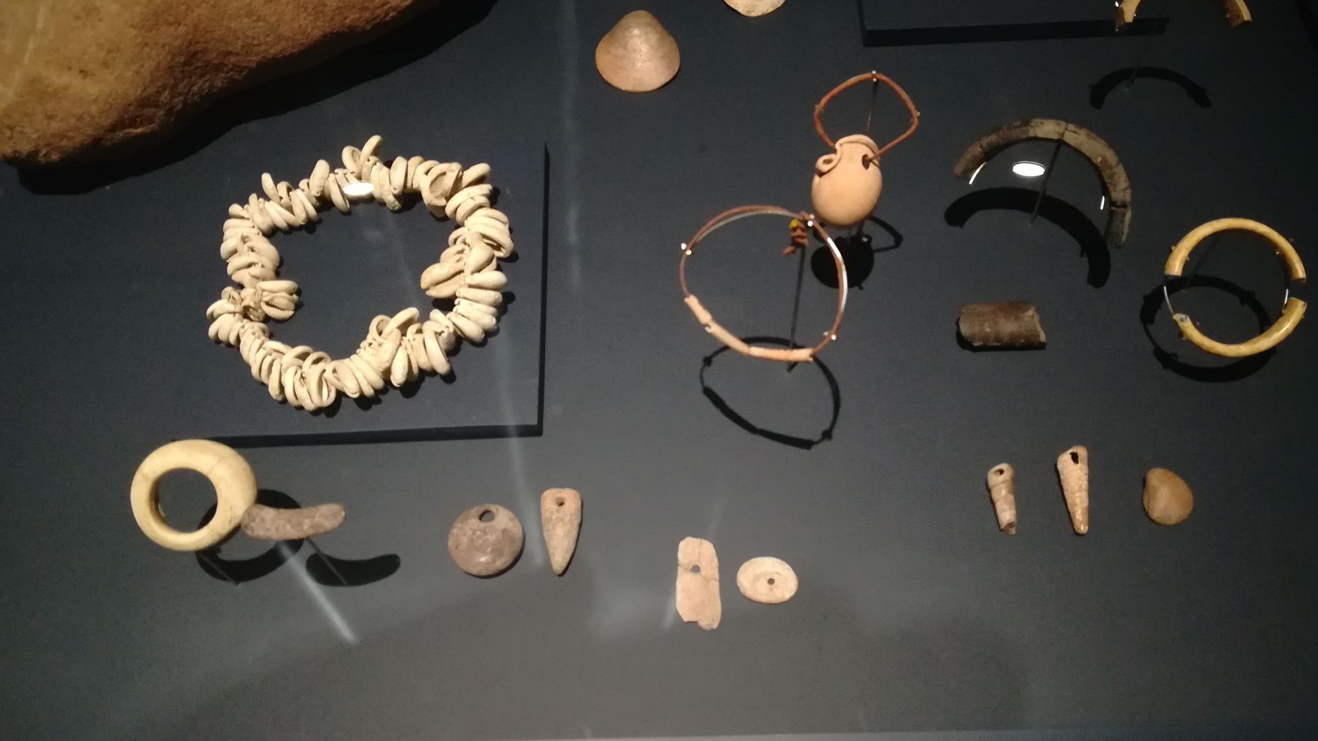 File:Bizmoun perforated shell beads (reproduction).jpg