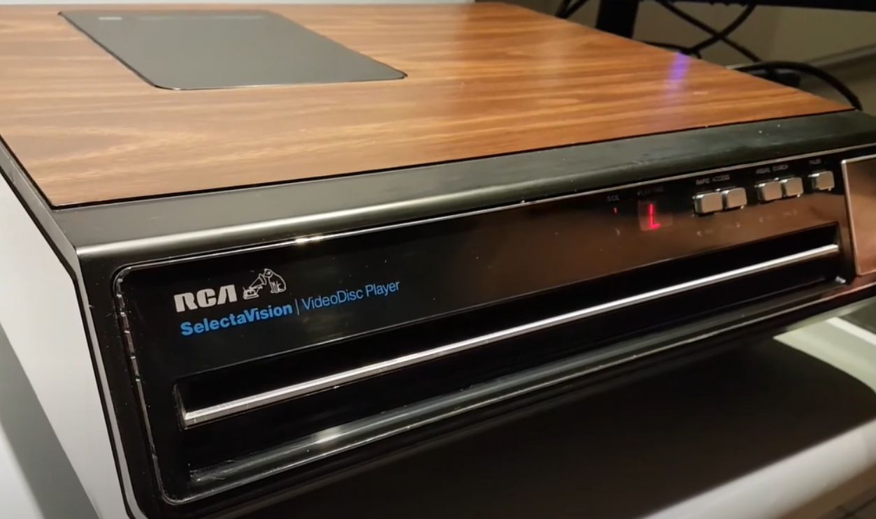 RCA SelectaVision (RCA, 1981)