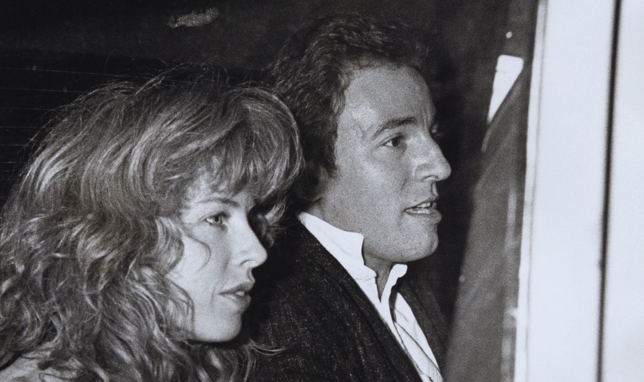 Gettyimages - 84134703, The Gold Medal Celebration: A Tribute to the Life and Music of Harry Chapin Julianne Phillips and Bruce Springsteen