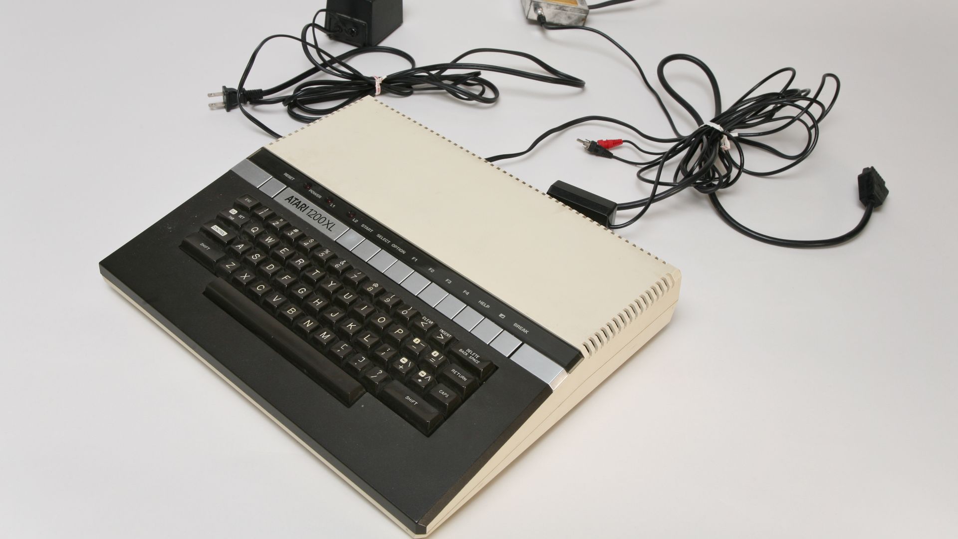 File:TCMI Atari1200XL.jpg