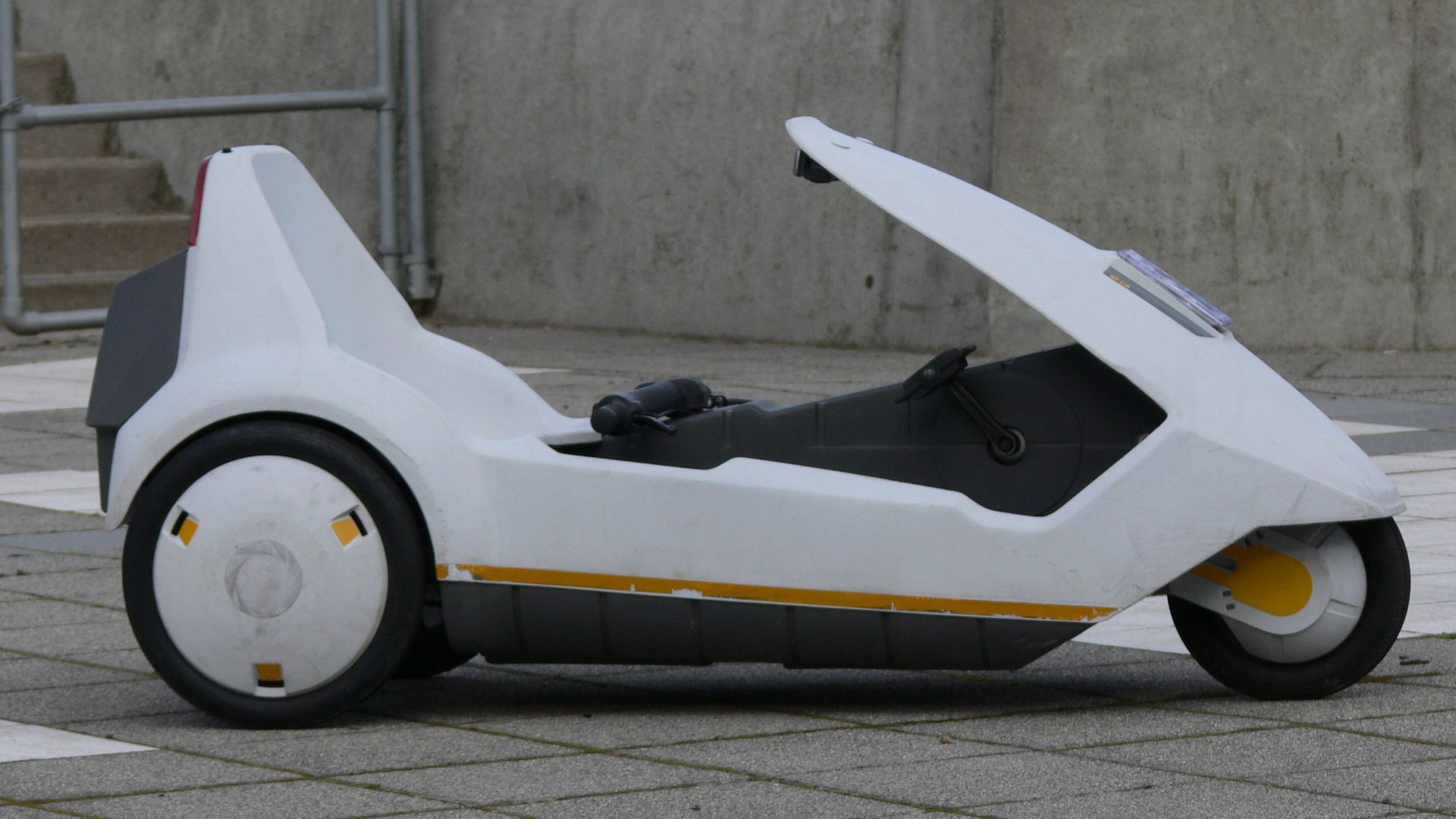 File:SinclairC5-side.jpg