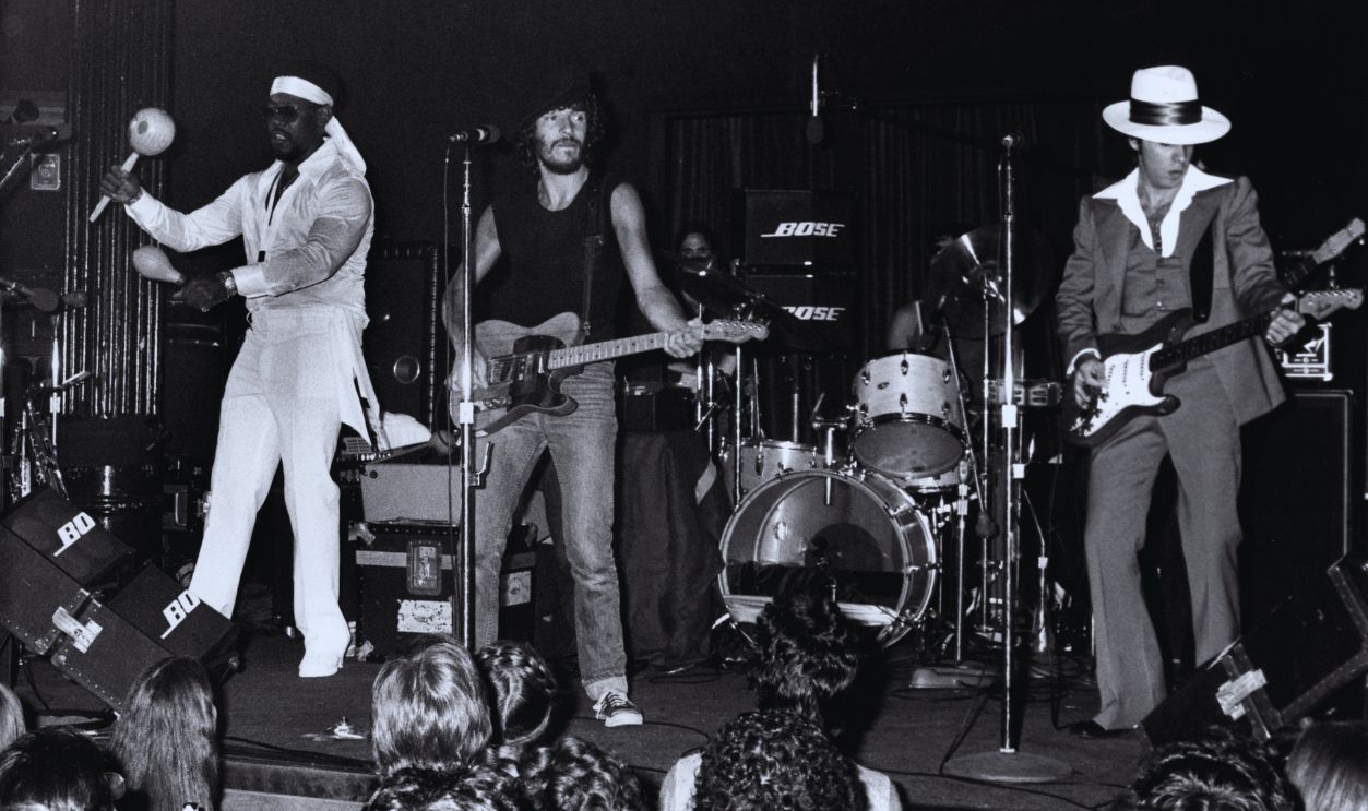 Gettyimages - 86109073, Photo of Bruce SPRINGSTEEN and LITTLE STEVEN and Clarence CLEMONS and Steven VAN ZANDT UNITED STATES - AUGUST 01: BOTTOMLINE Photo of Bruce SPRINGSTEEN and LITTLE STEVEN and Clarence CLEMONS and Steven VAN ZANDT, L-R: Clarence Clemons, Bruce Springsteen, Steven Van Zandt (aka Stevie Van Zandt - Little Steven) - E-Street Band - performing live onstage on Born To Run tour 