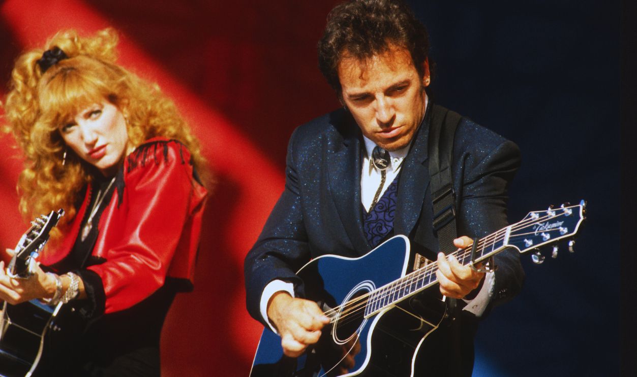 Gettyimages - 2195510500, Bruce Springsteen Bruce Springsteen, Patti Scialfa, Feijenoord Stadion, De Kuip, Rotterdam, The Netherlands, 29/08/1988. 