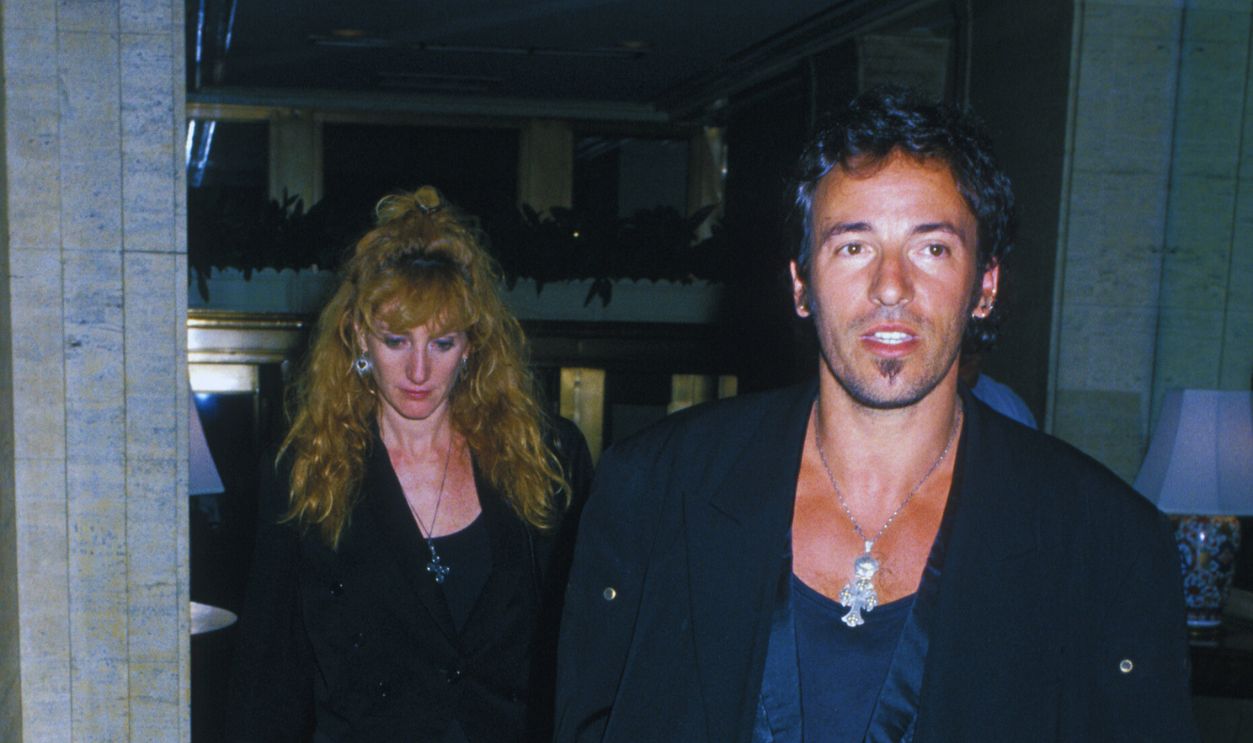 Gettyimages - 82660902, Bruce Springsteen and Patti Scialfa Sighting at the Westbury Hotel in New York City - August 24, 1988 Patti Scialfa and Bruce Springsteen