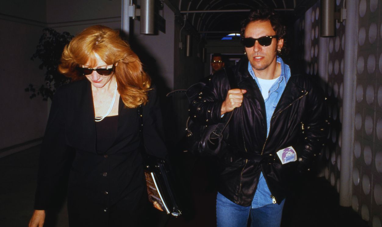 Gettyimages - 1730214038, Bruce Springsteen Bruce Springsteen and Patti Scialfa 1992