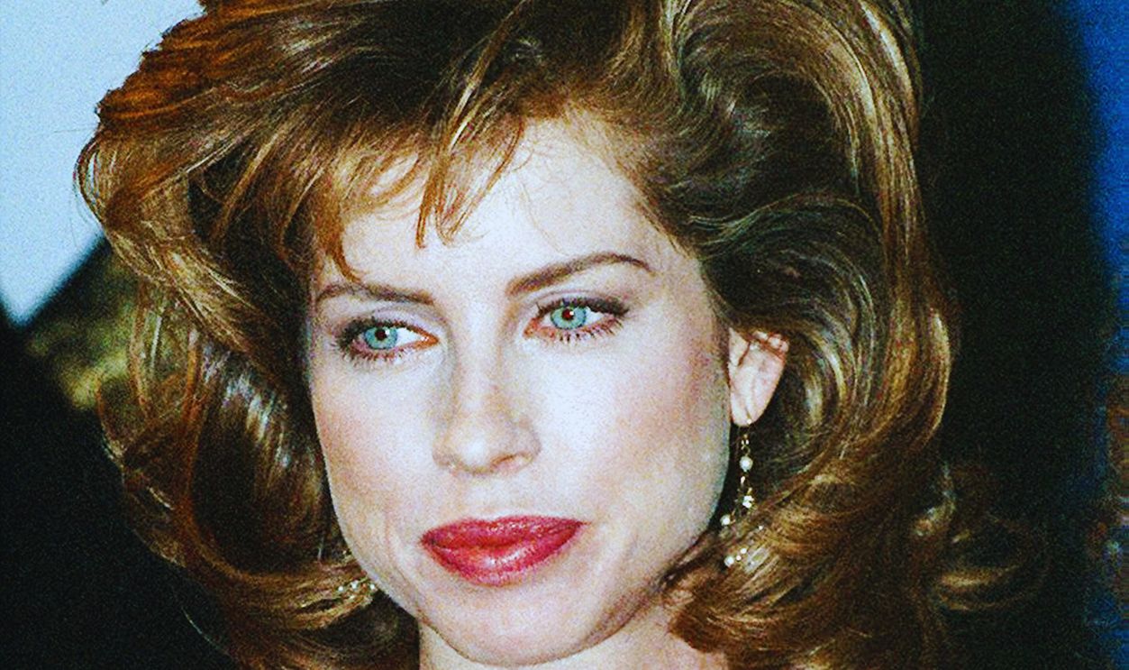 Gettyimages - 187472017, Julianne Phillips American model and actress Julianne Phillips, circa 1993. She is the former wife of singer Bruce Springsteen.