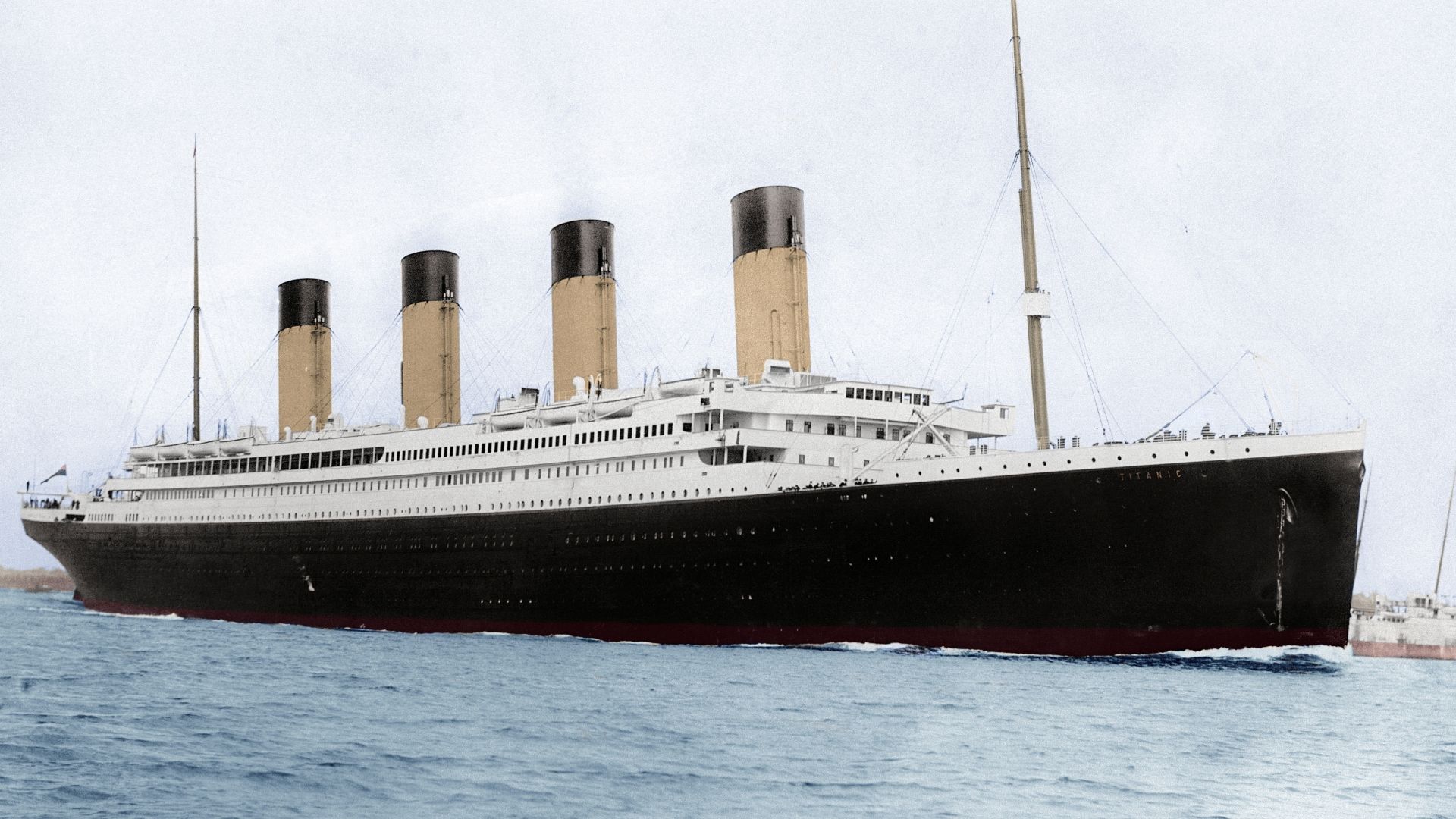 File:Titanic in color.png