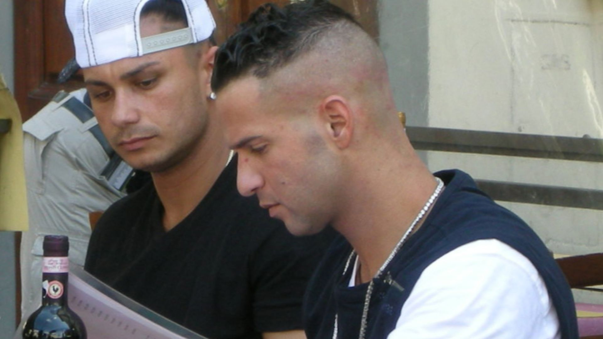 File:Jersey shore guys, shooting in Florence, may 2011.JPG