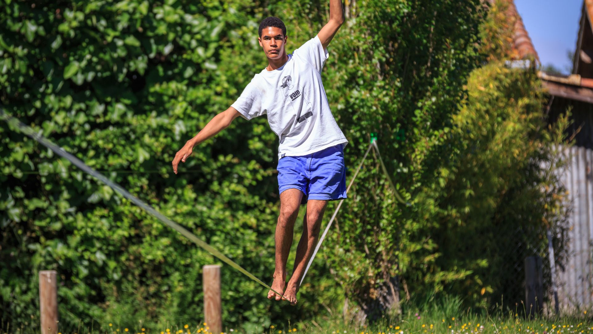 File:Slackline Parc.jpg